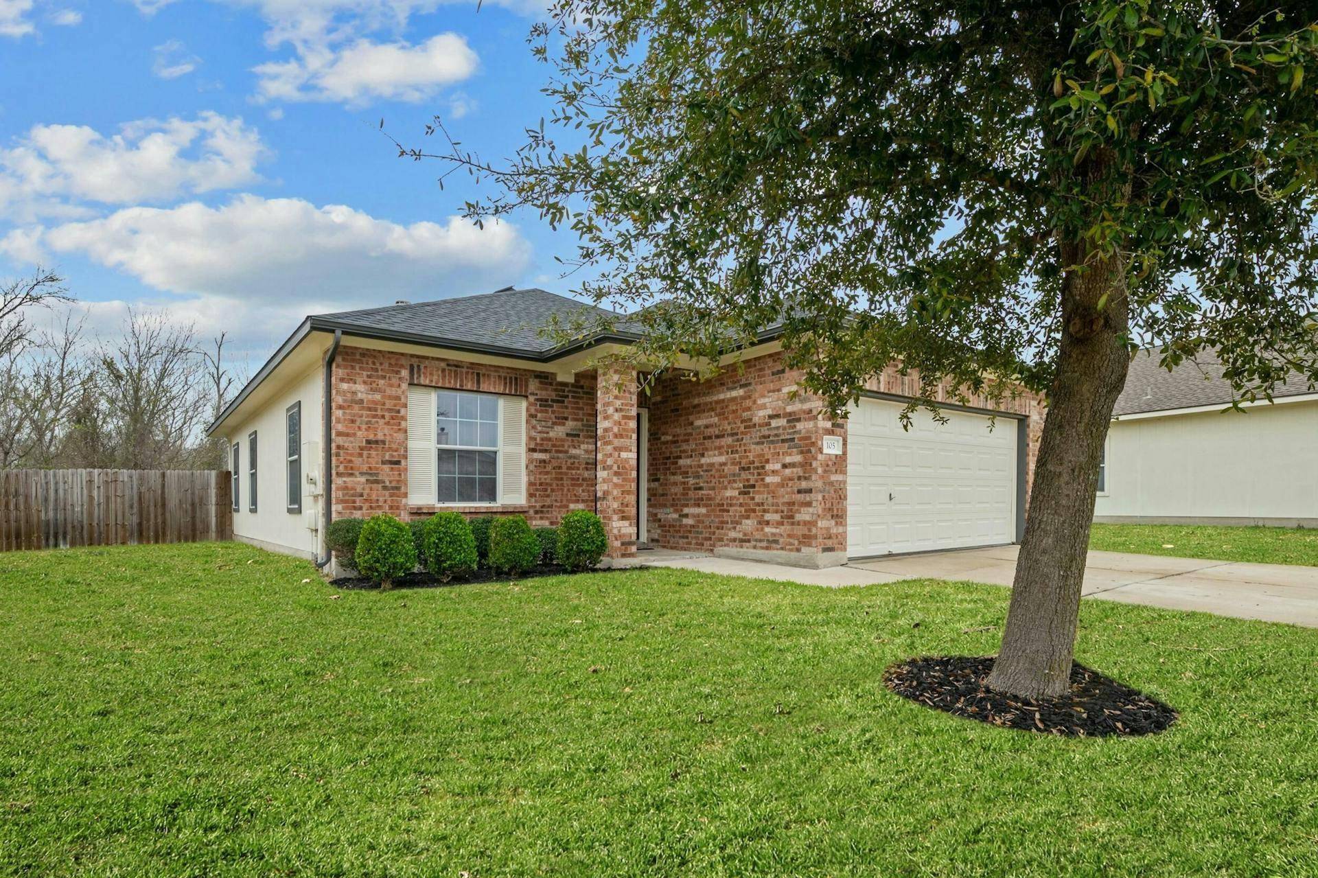 105 Saul ST, Hutto, TX 78634