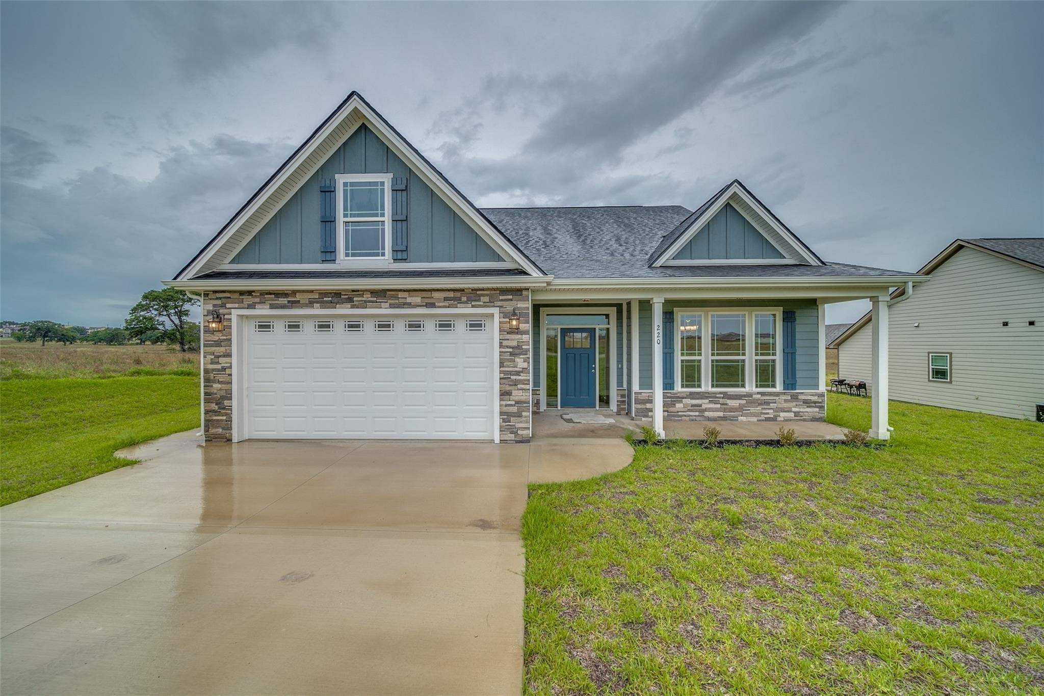220 Turnberry DR, La Vernia, TX 78121