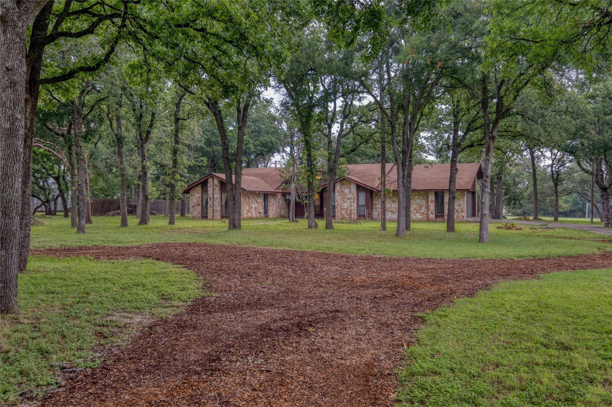 2505 Deer Trail CIR, Round Rock, TX 78681