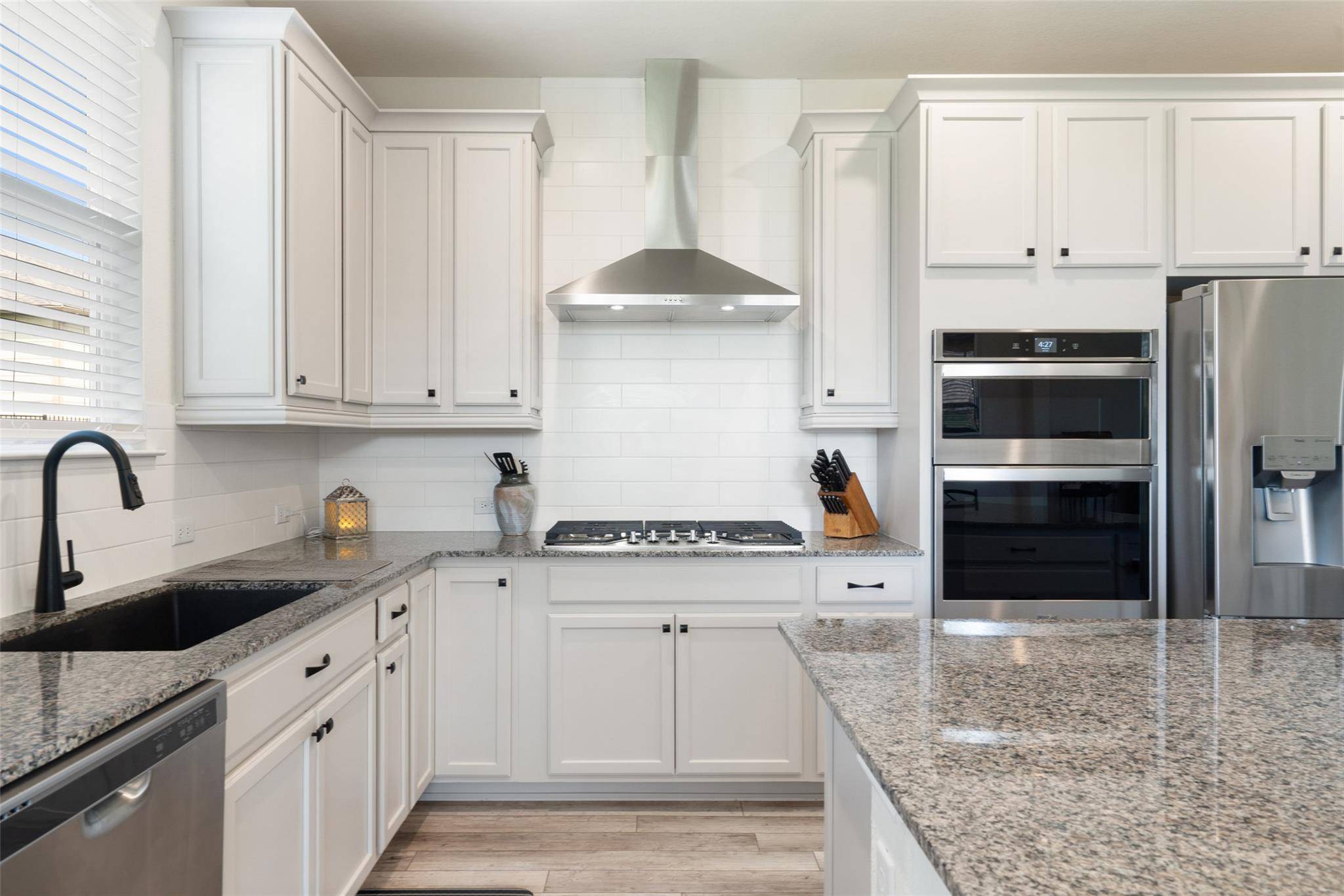 902 Saratoga LN, Georgetown, TX 78633