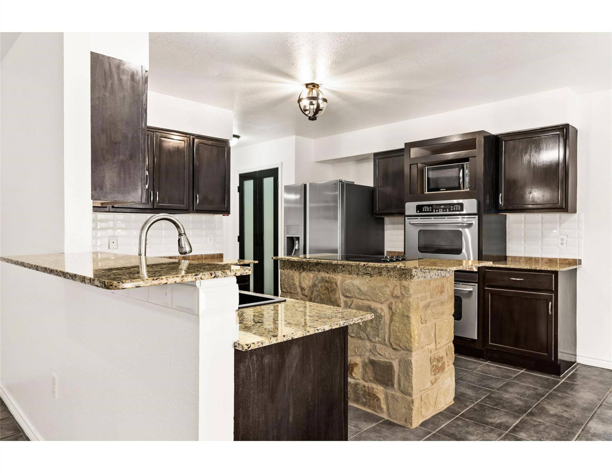 1014 Hickory ST, Kempner, TX 76539