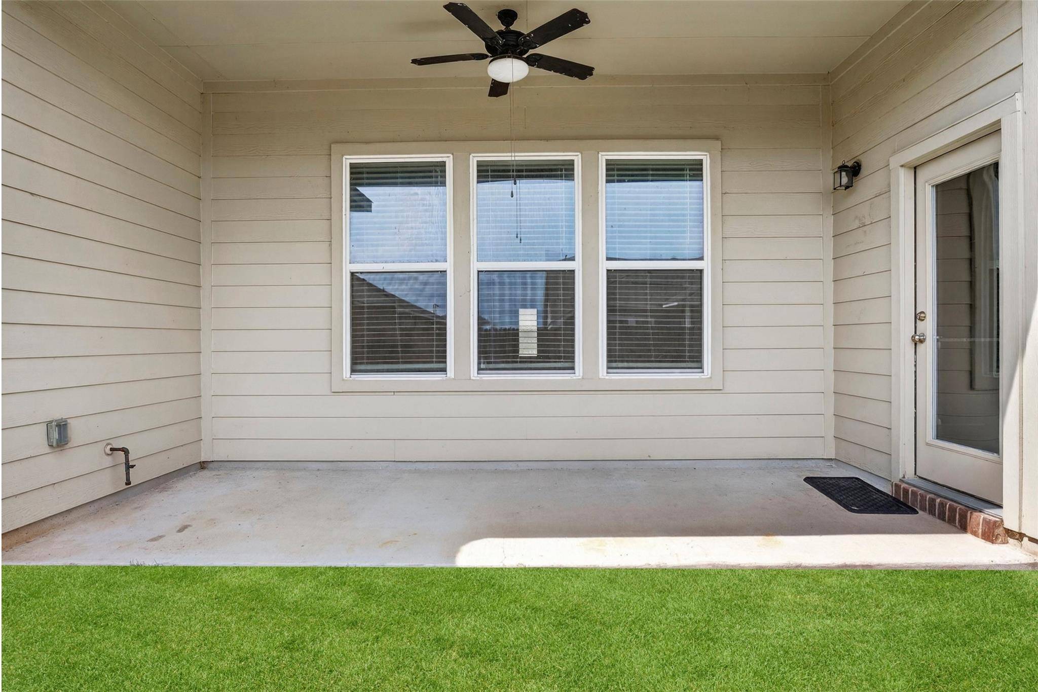 111 Joseph Hawkins LN, Bastrop, TX 78602