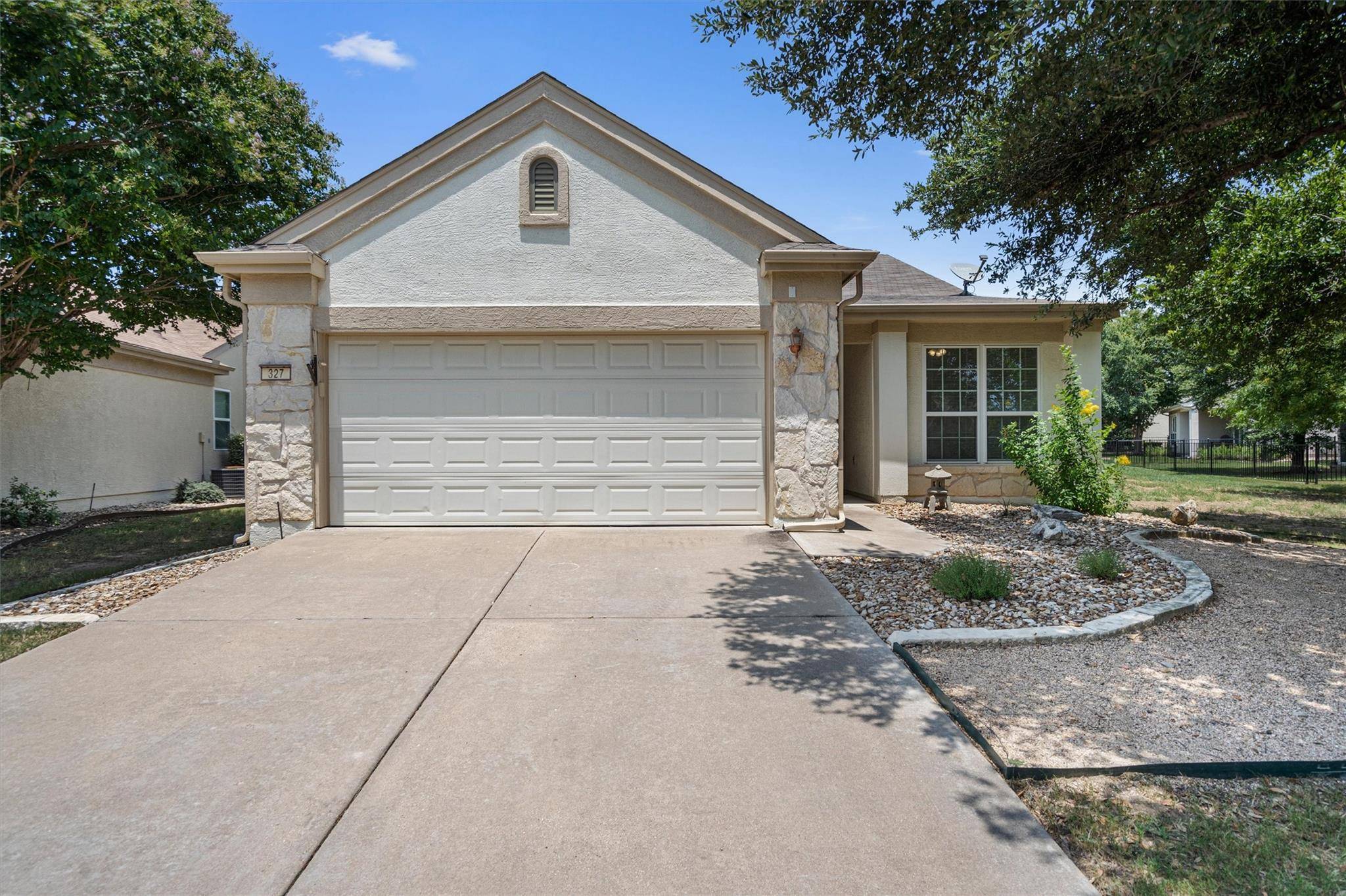327 Crockett LOOP, Georgetown, TX 78633