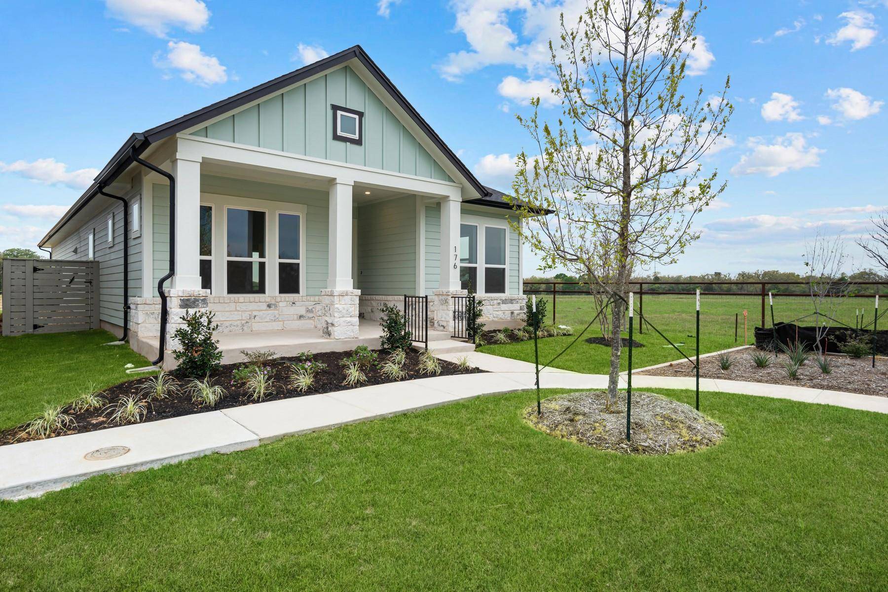 176 Weaver LN, Bastrop, TX 78602