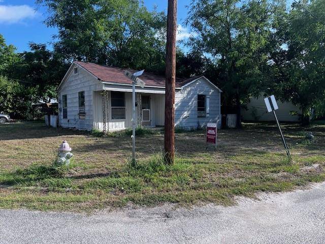 836 W Bell Ave, Rockdale, TX 76597