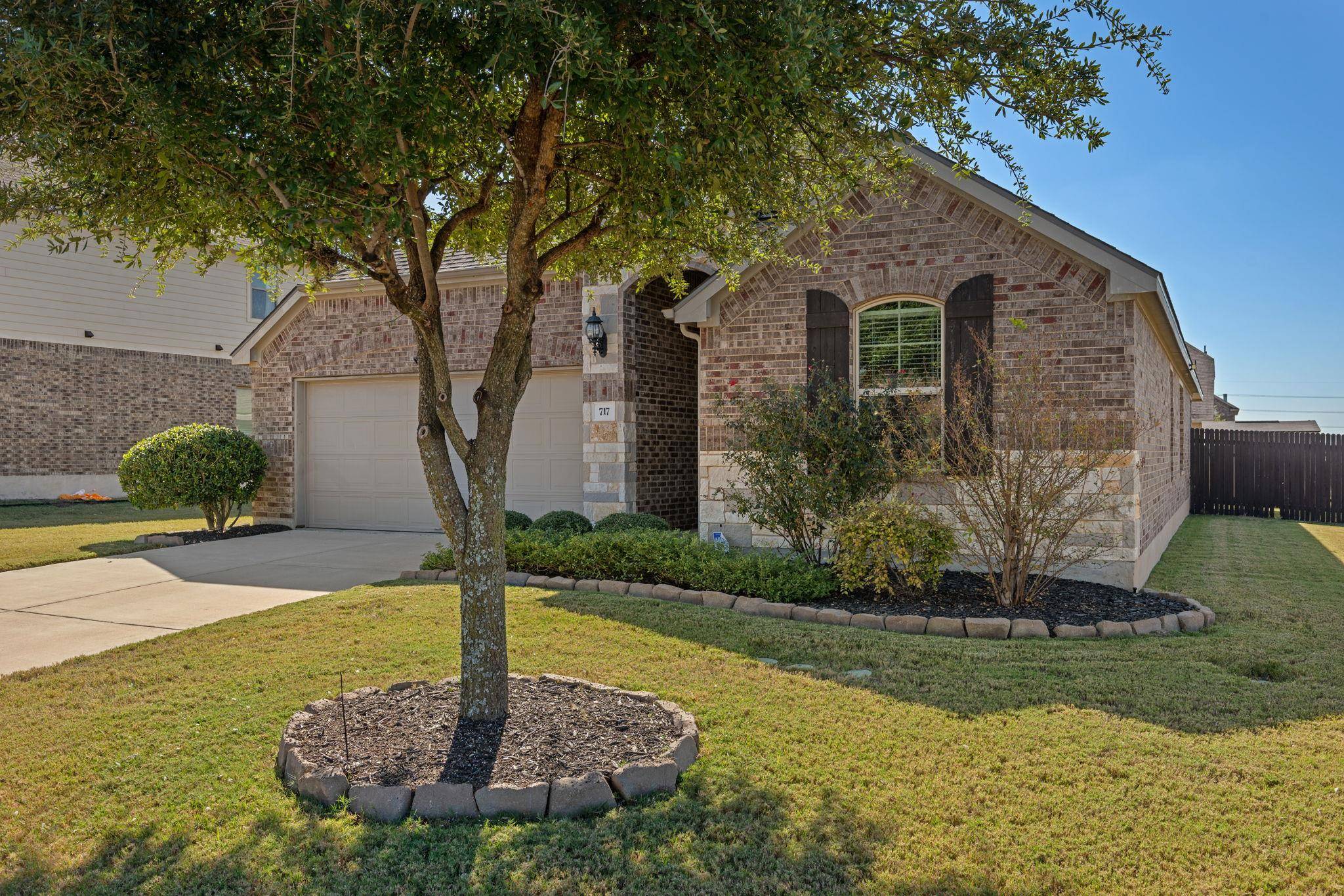 717 N Emory CV, Hutto, TX 78634