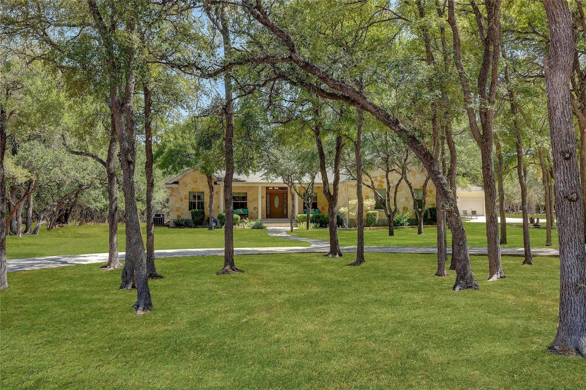 300 Wildcat Hollow DR, Kyle, TX 78640