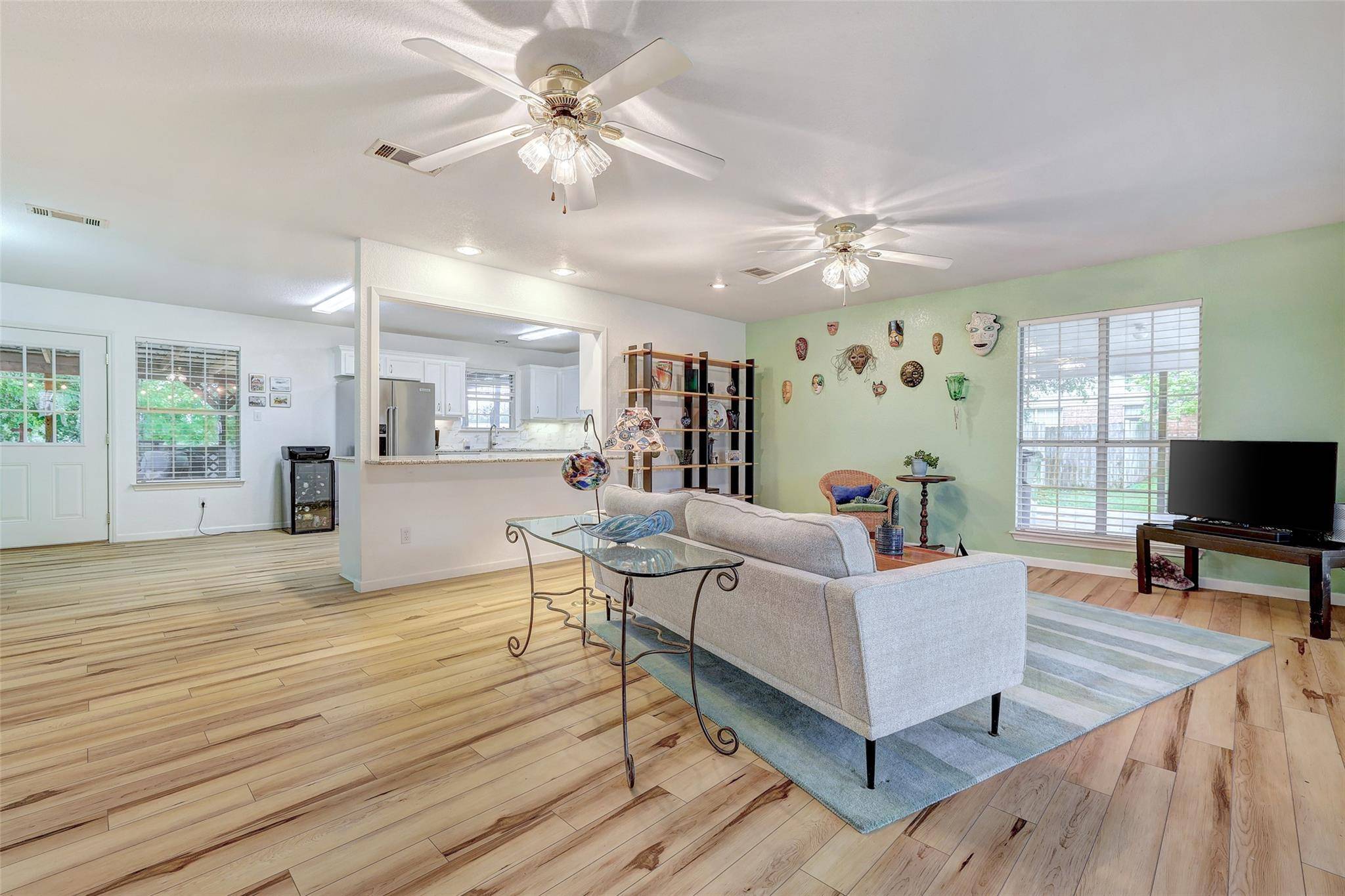 1401 Guess DR, Salado, TX 76571