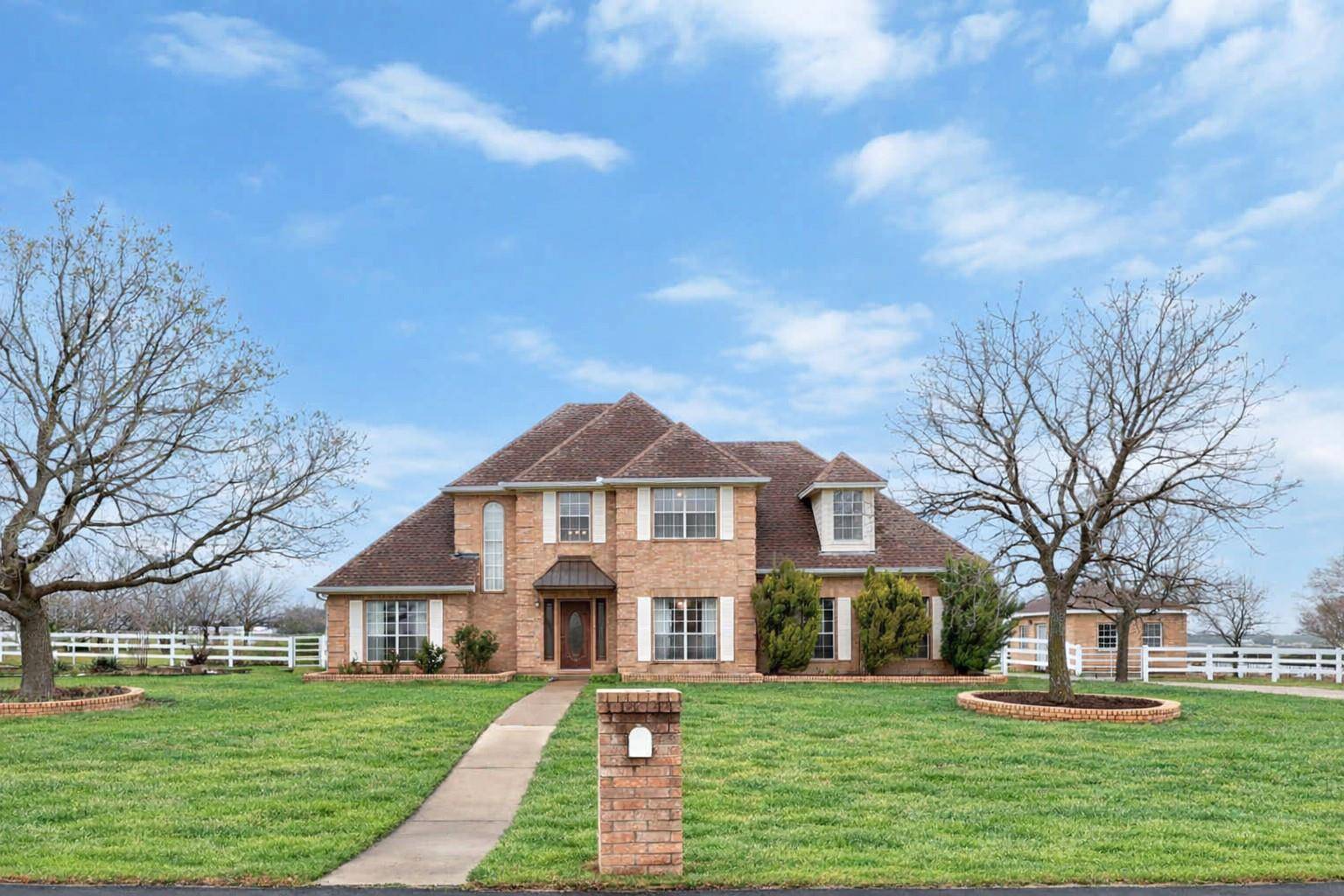 202 Highpoint WAY, Georgetown, TX 78626