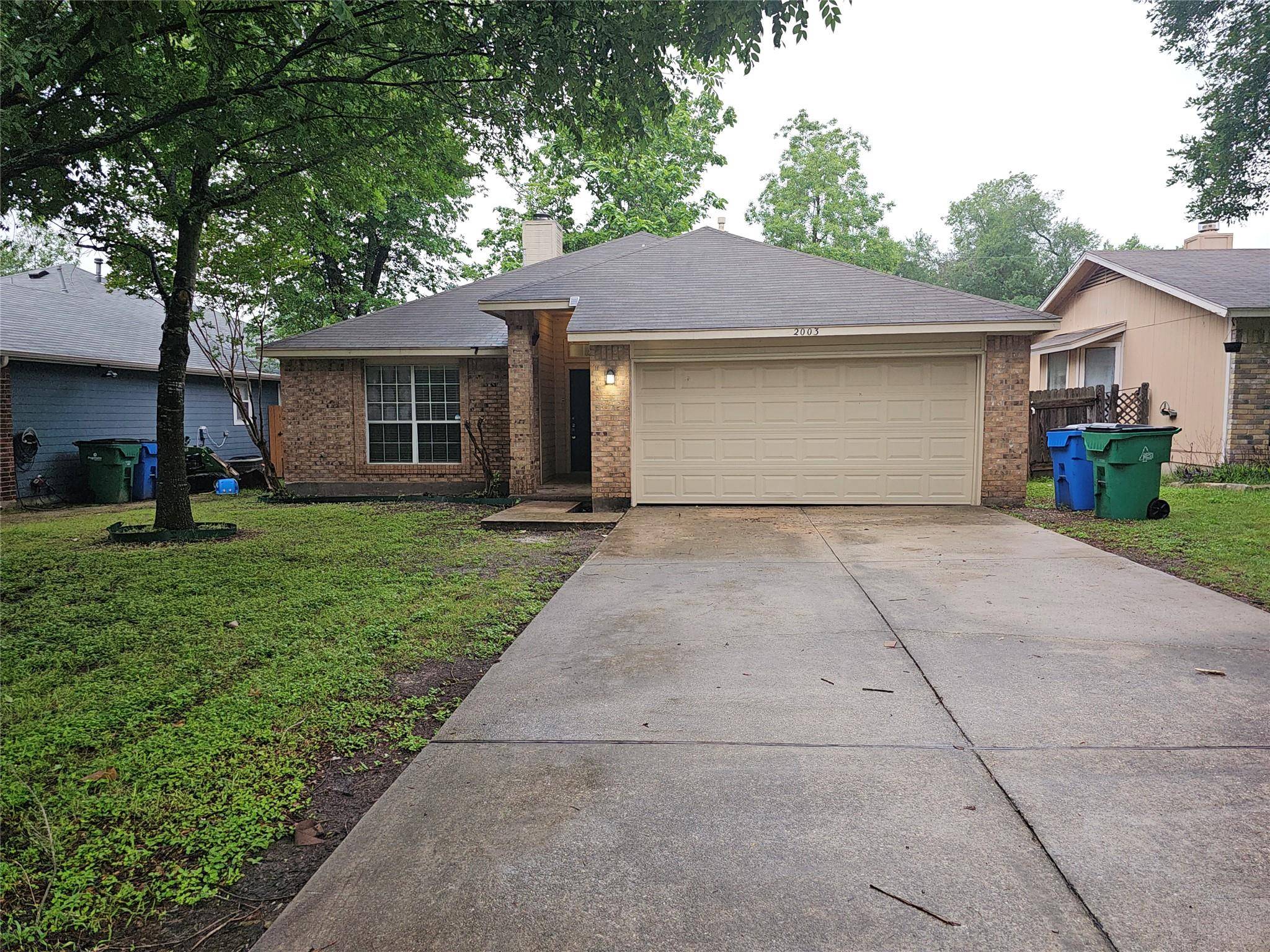 2003 Holly Springs DR, Taylor, TX 76574