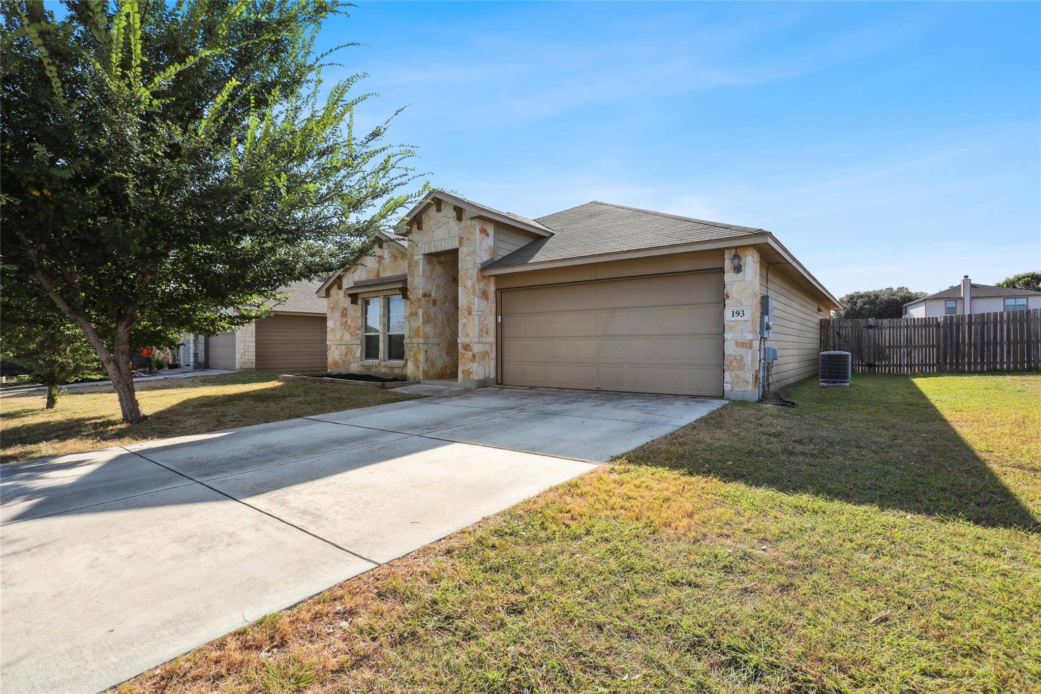 193 Cazador DR, San Marcos, TX 78666