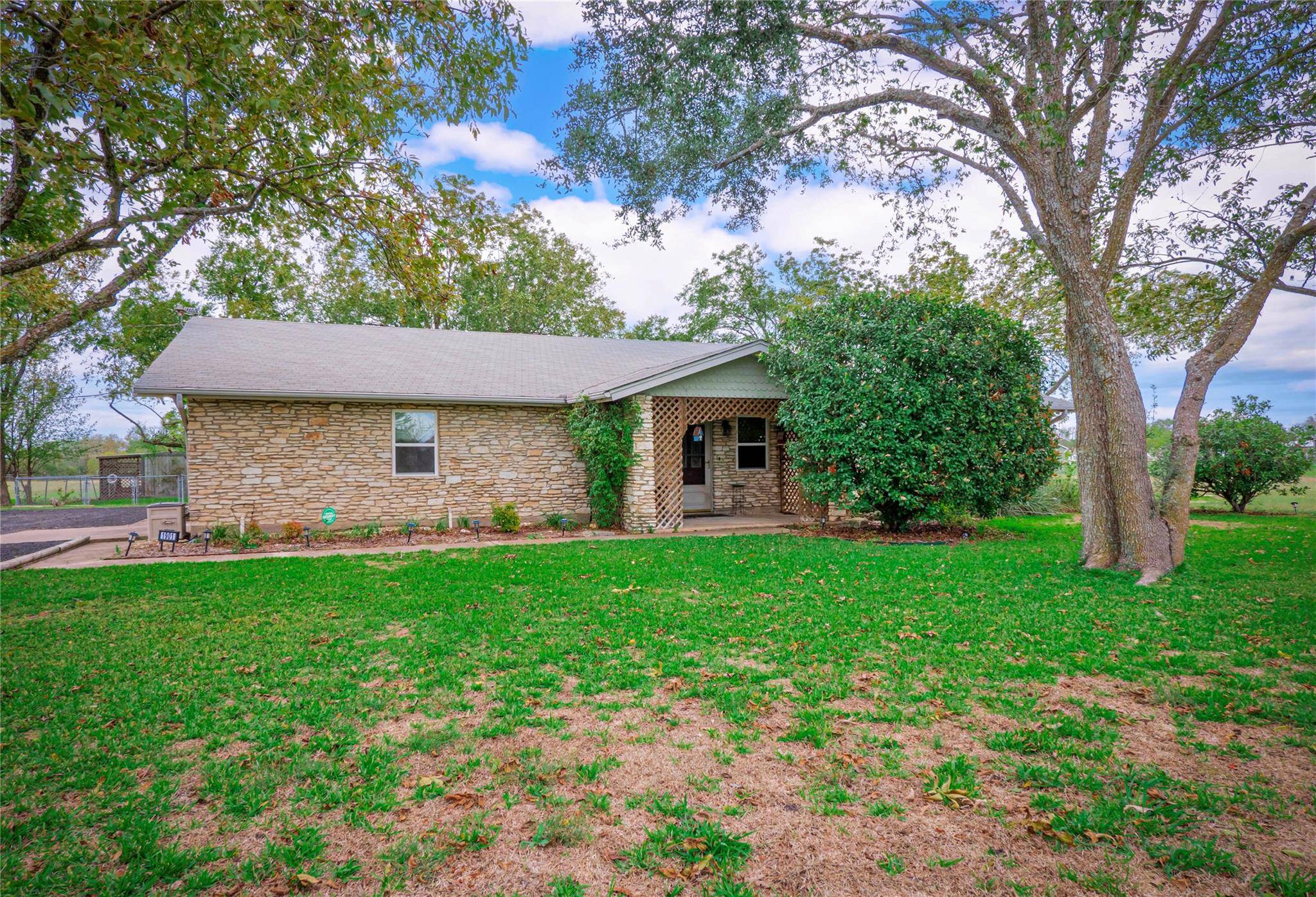 1901 County Road 130, Hutto, TX 78634