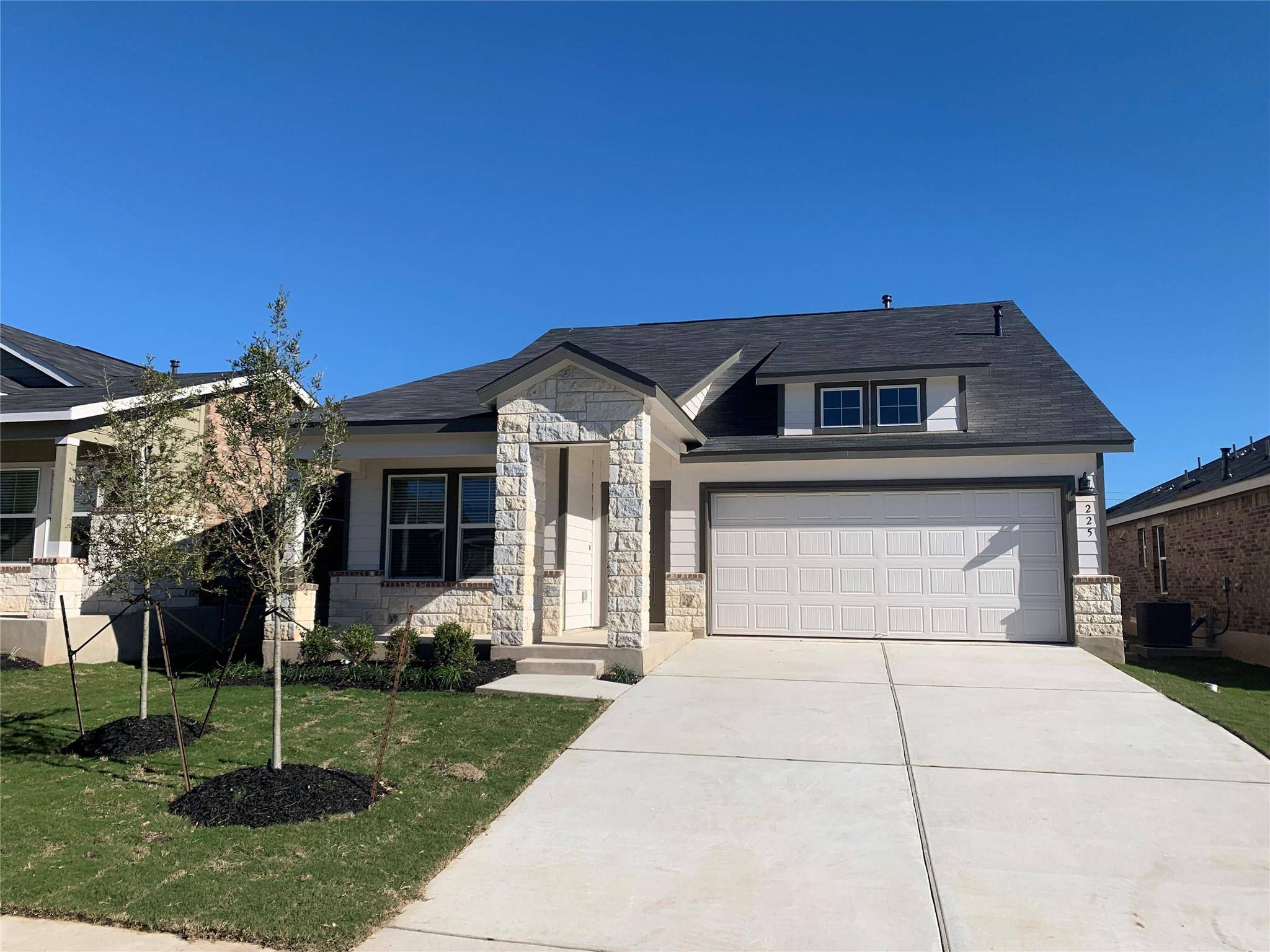 225 Sormonne LOOP, Kyle, TX 78640