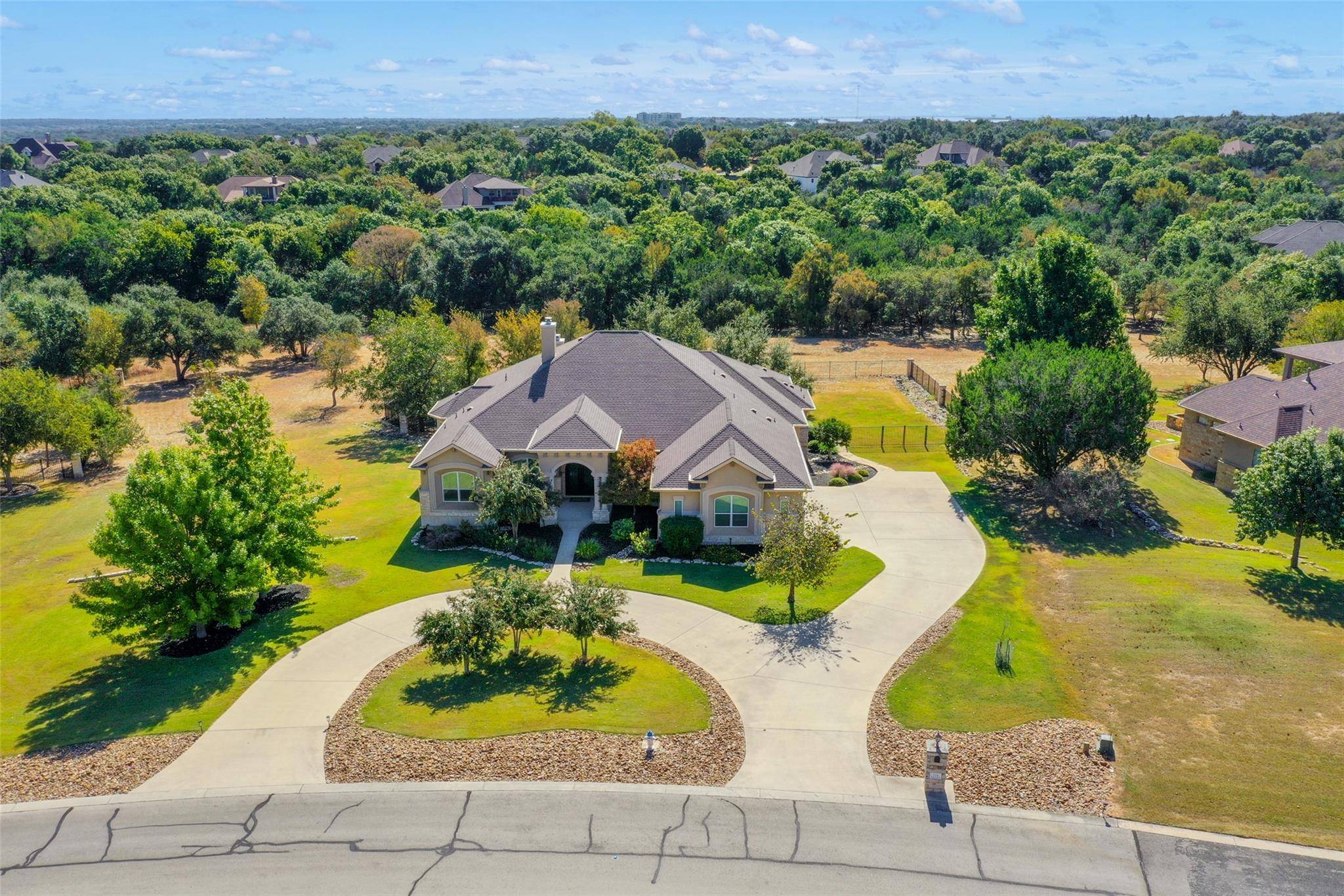 204 Standing Oak DR, Georgetown, TX 78633