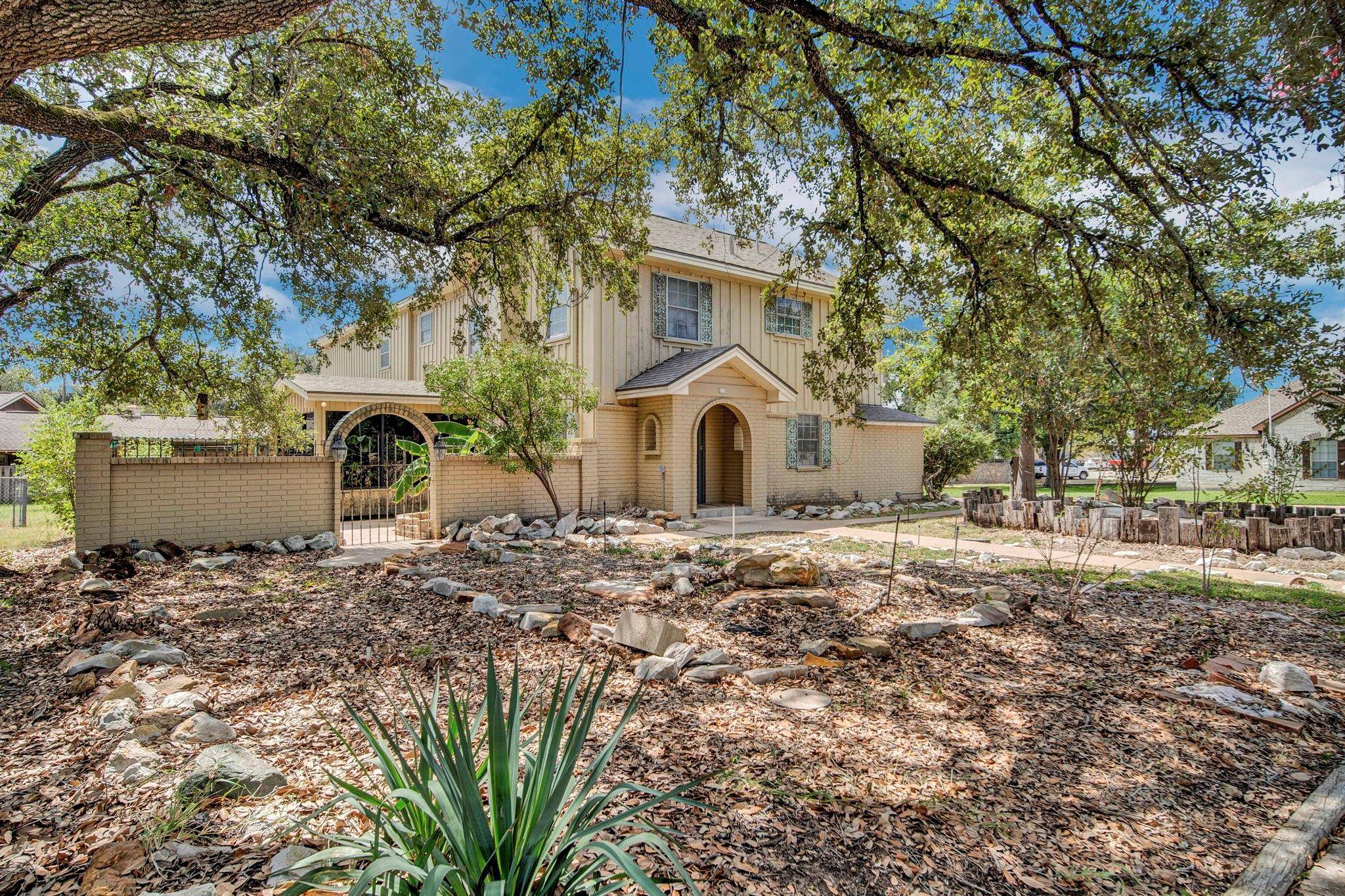 110 Monroe ST, Giddings, TX 78942