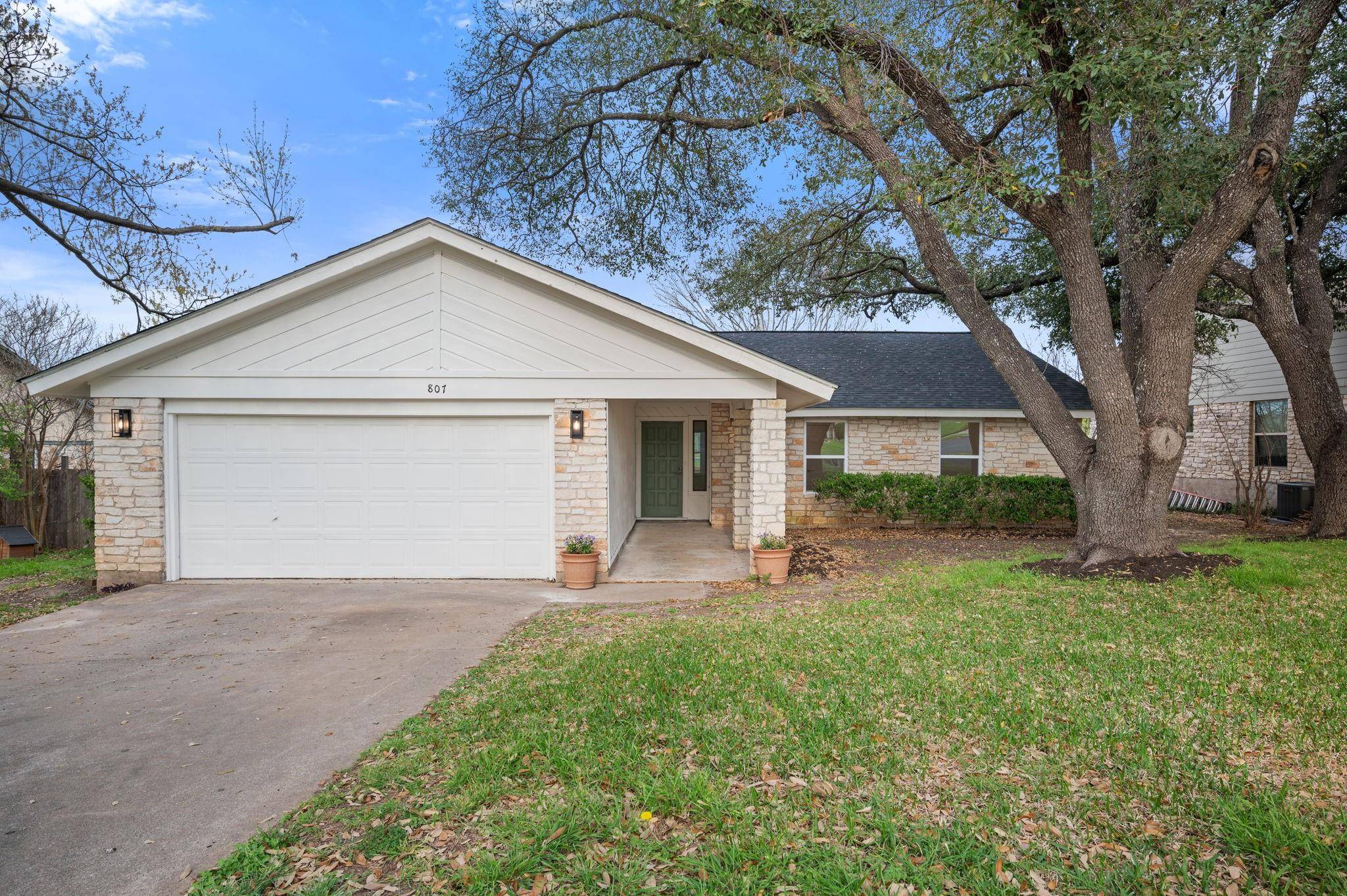 807 Stillhouse SPG, Round Rock, TX 78681