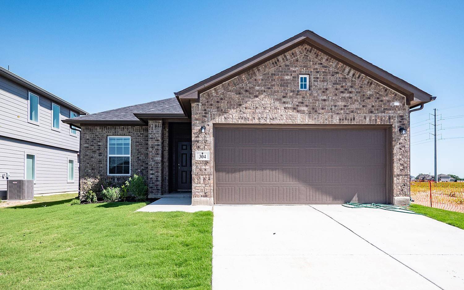 304 Jean ST, Seguin, TX 78155