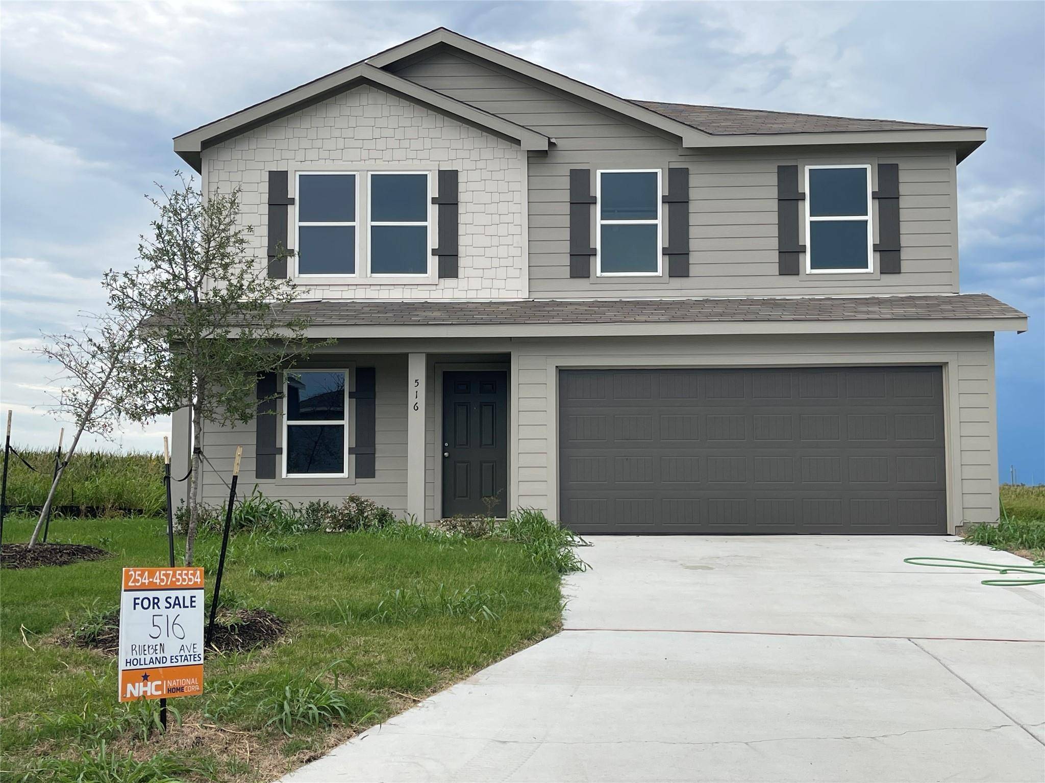 516 Rueben Ave, Holland, TX 76534