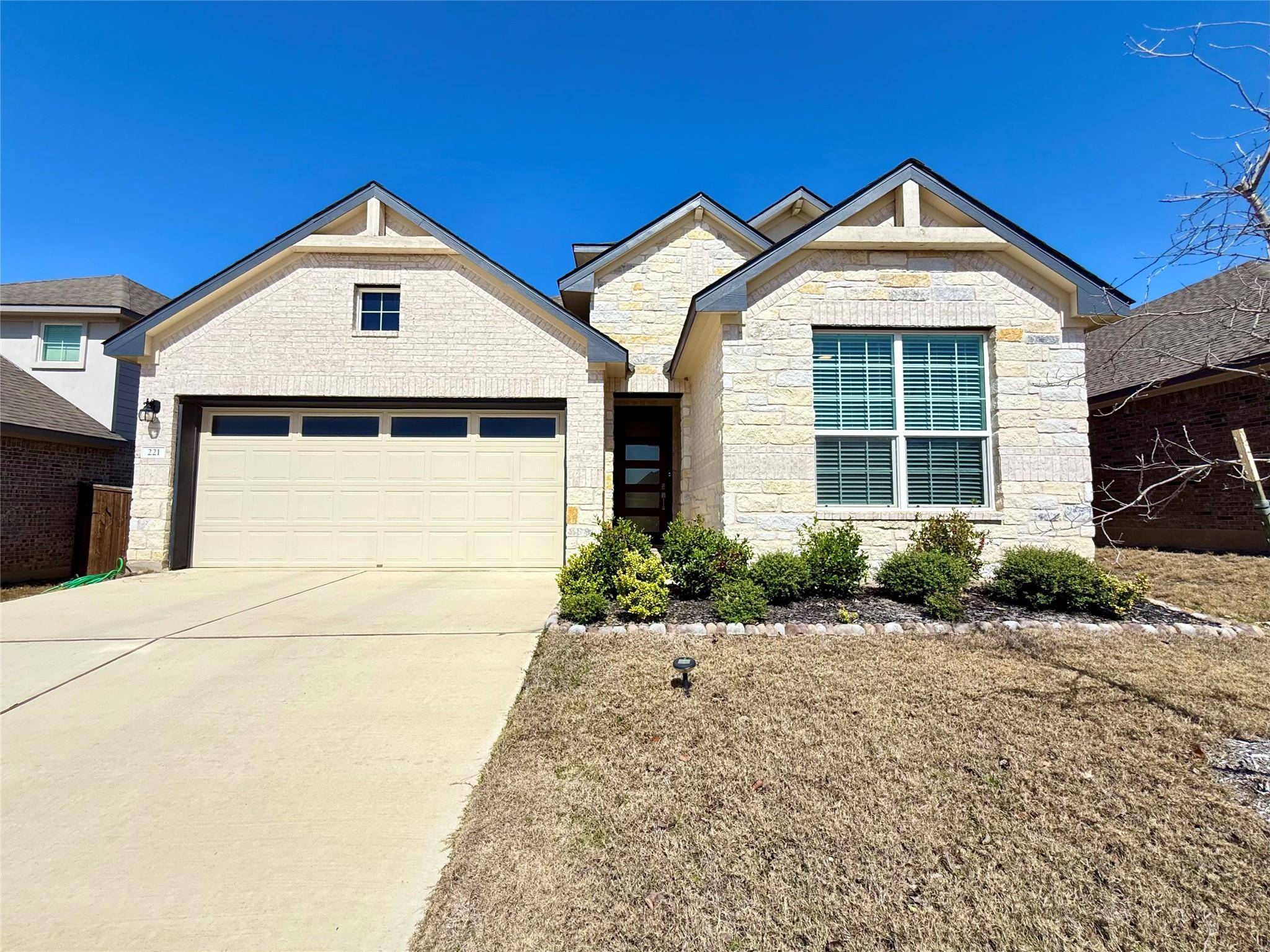 221 Indian Shoal DR, Georgetown, TX 78628