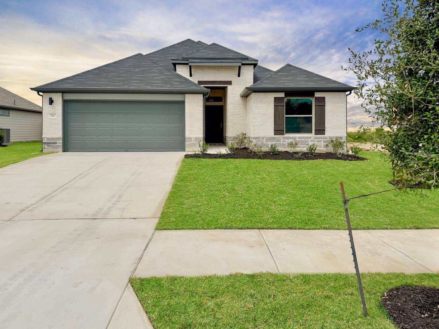 310 Sepulveda ST, Hutto, TX 78634