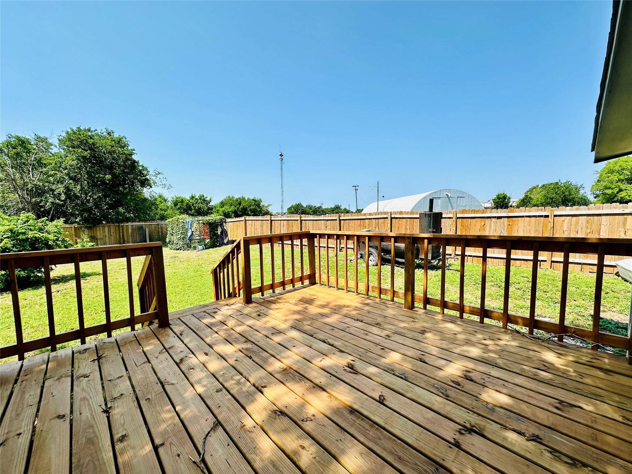 702 E 2nd ST, Taylor, TX 76574