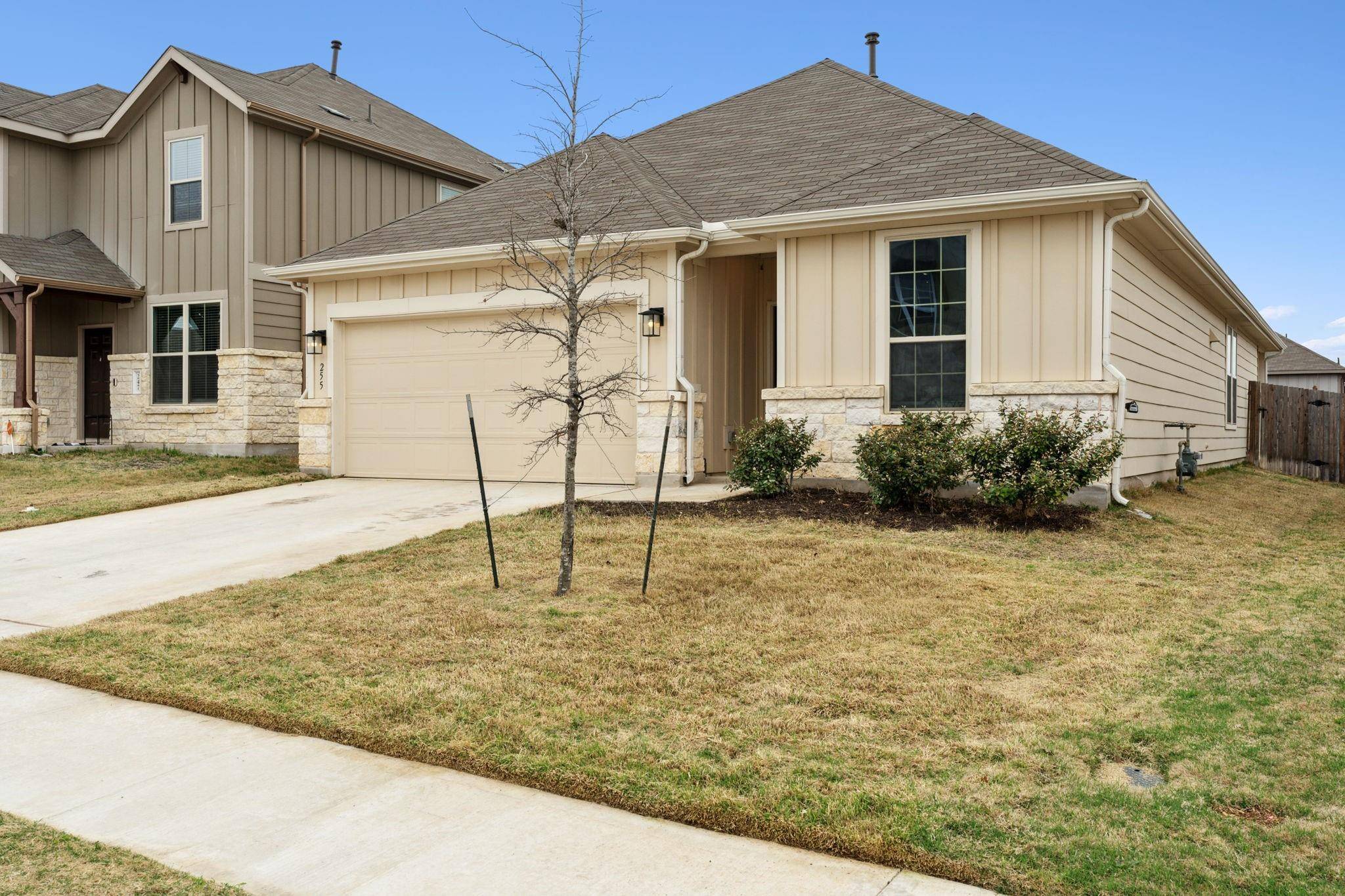 255 Grace Lilly DR, Buda, TX 78610