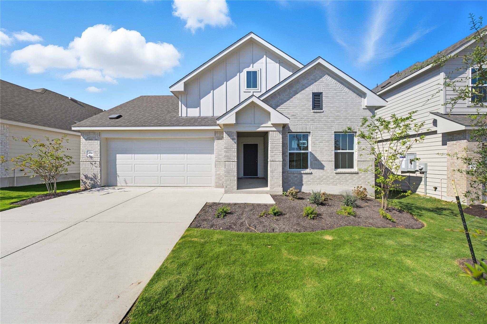 254 Seattle Slew DR, Jarrell, TX 76537