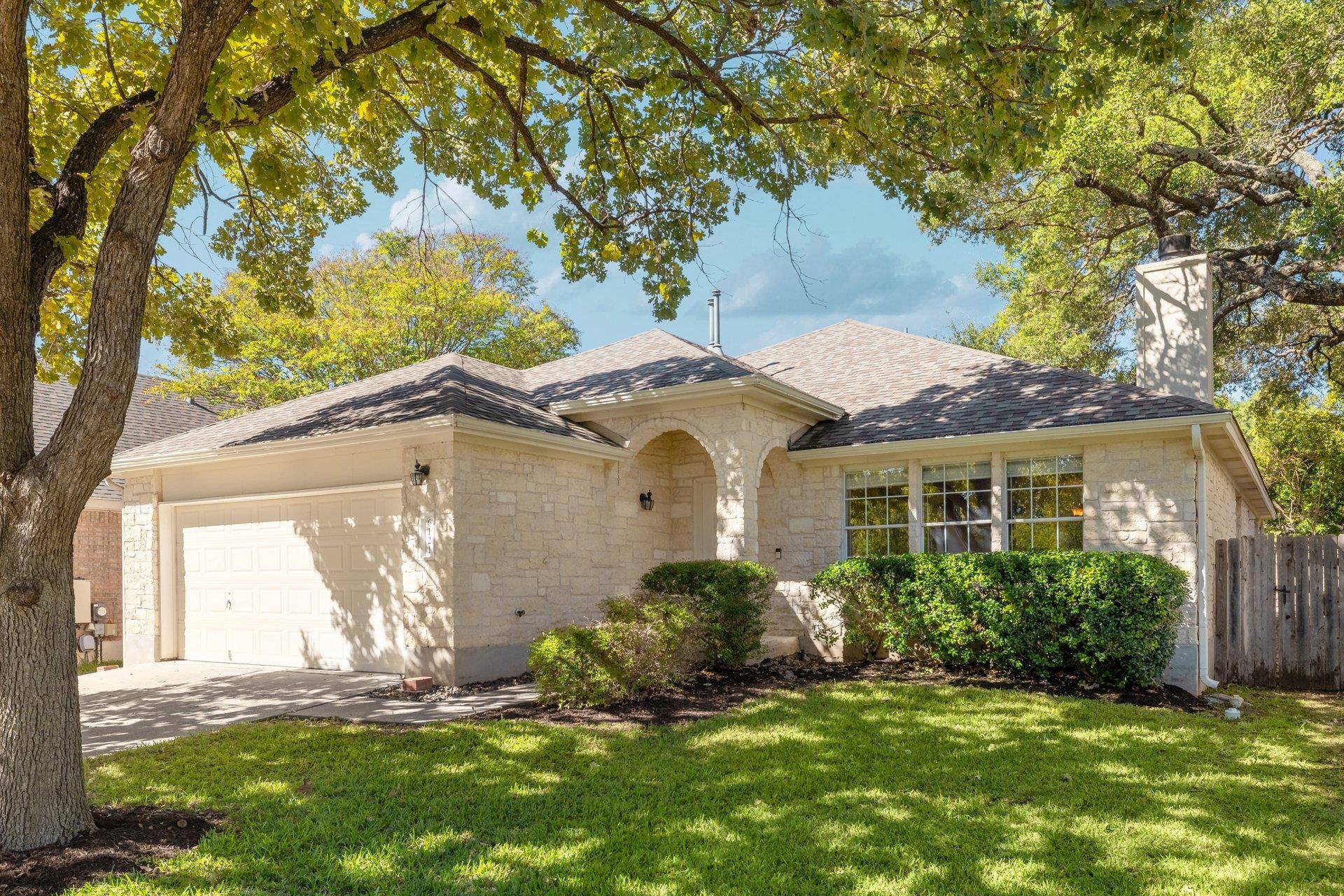 6121 Jumano LN, Austin, TX 78749