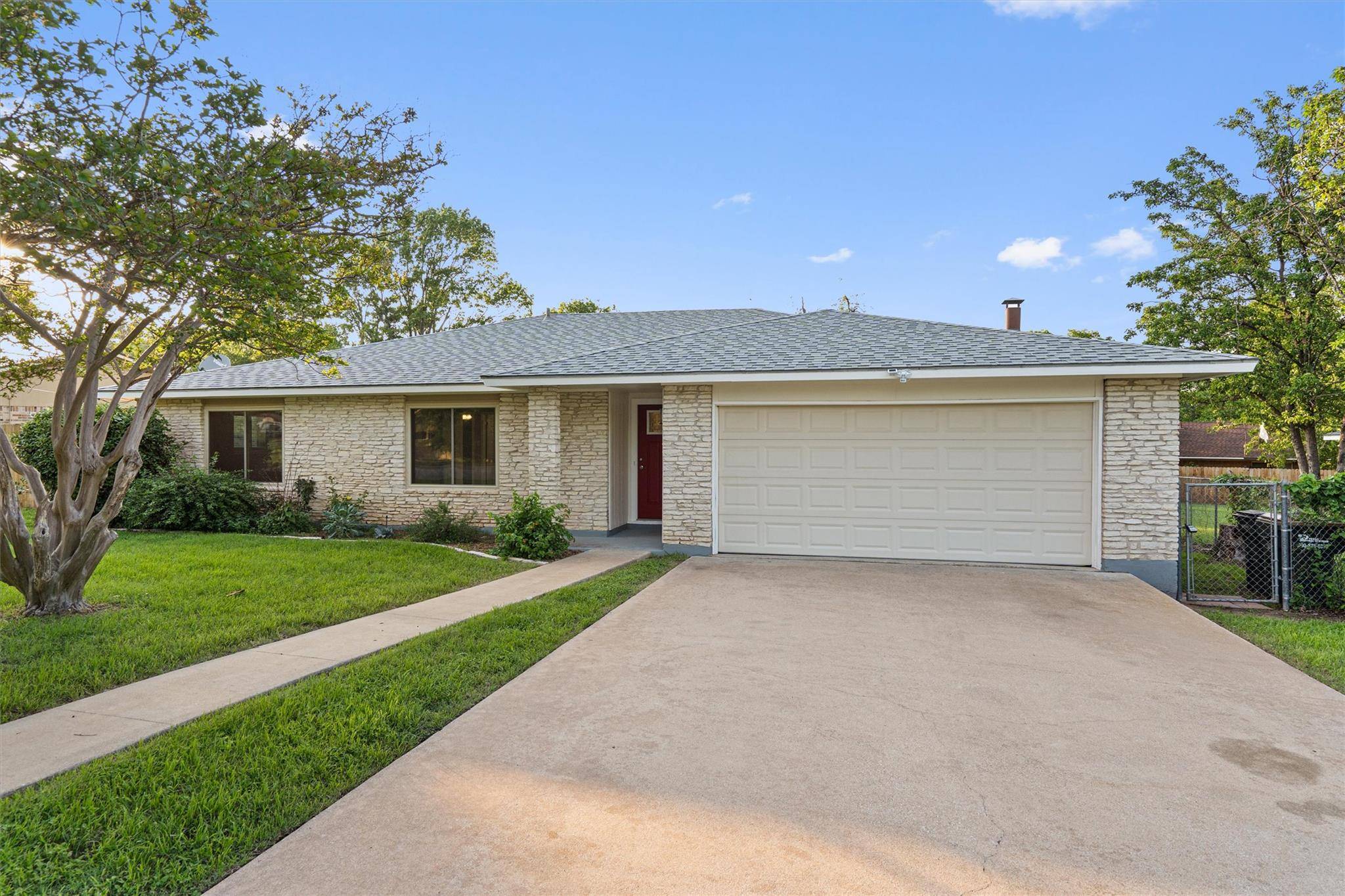 110 Live Oak DR, Georgetown, TX 78628