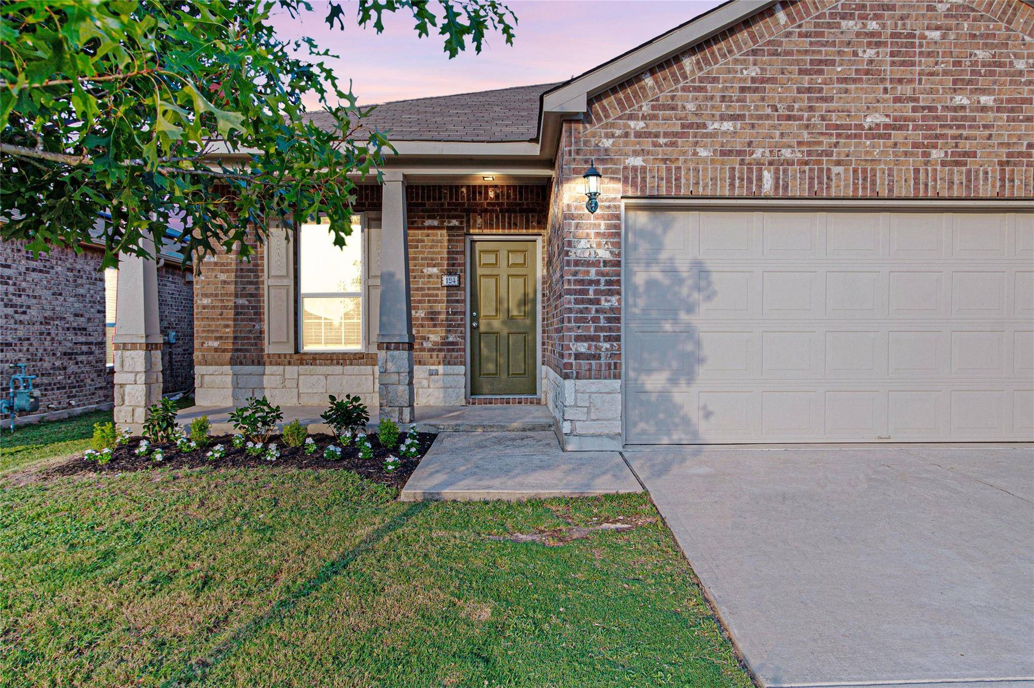 194 Nectar DR, Buda, TX 78610
