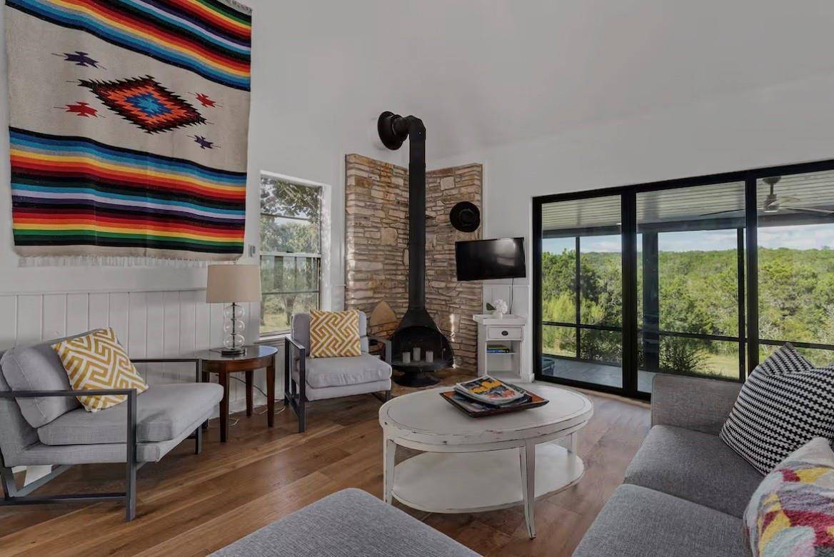 200 E Skyline Acres RD, Wimberley, TX 78676