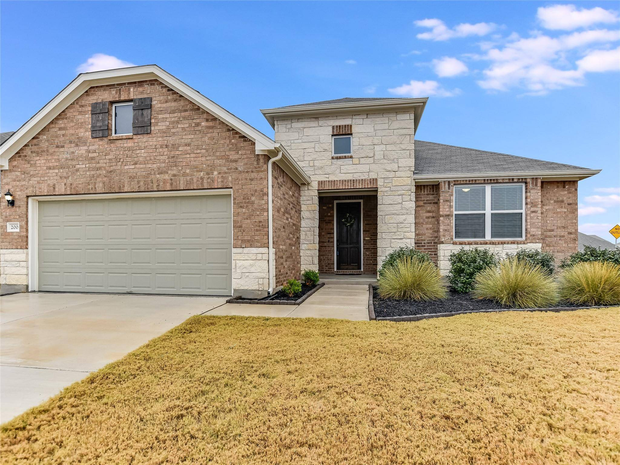 200 Monteforte RD, Hutto, TX 78634