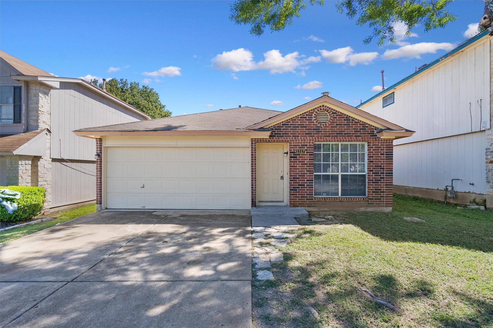 1317 Garden Path DR, Round Rock, TX 78664