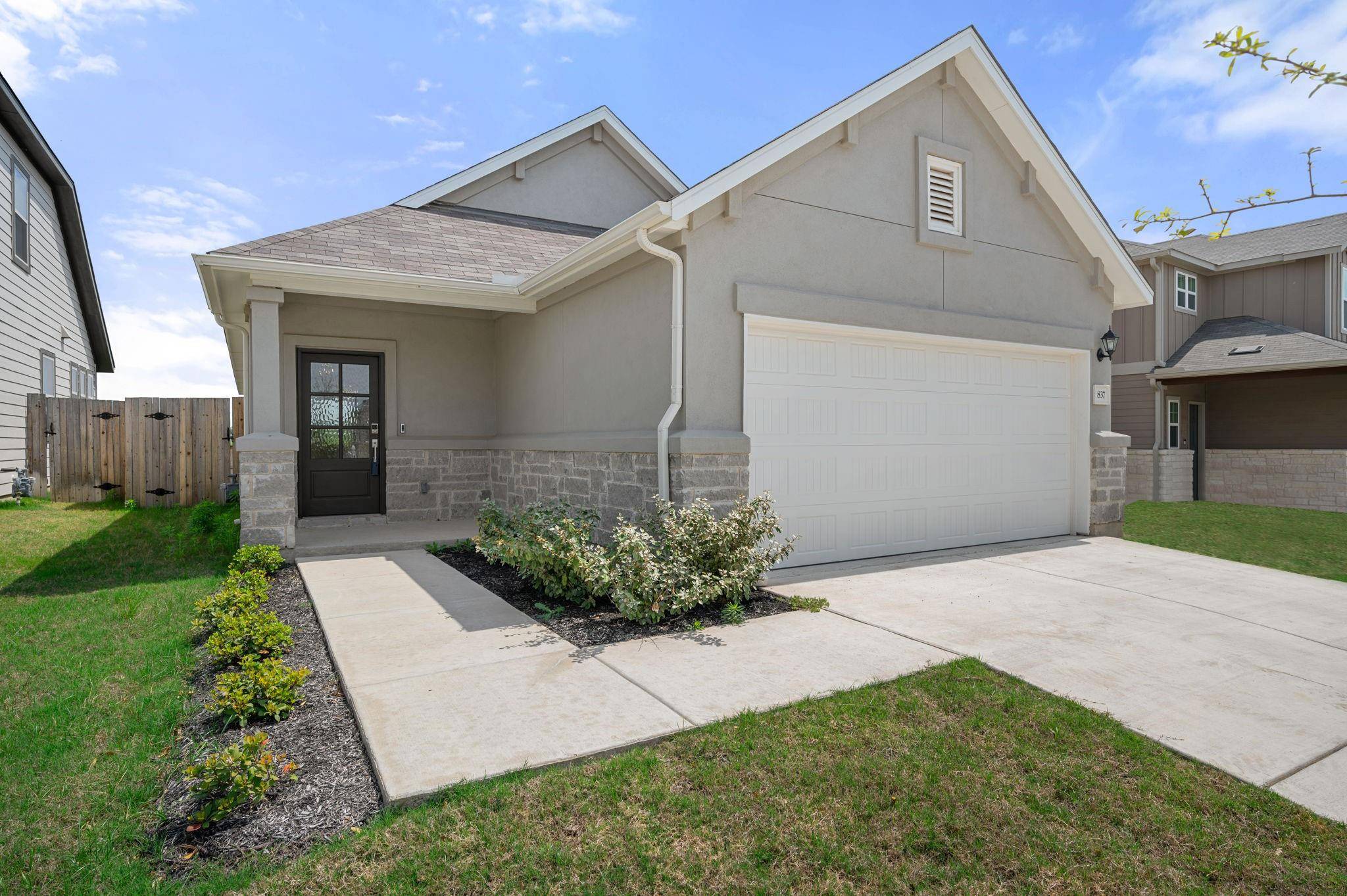 837 Papaya DR, Buda, TX 78610