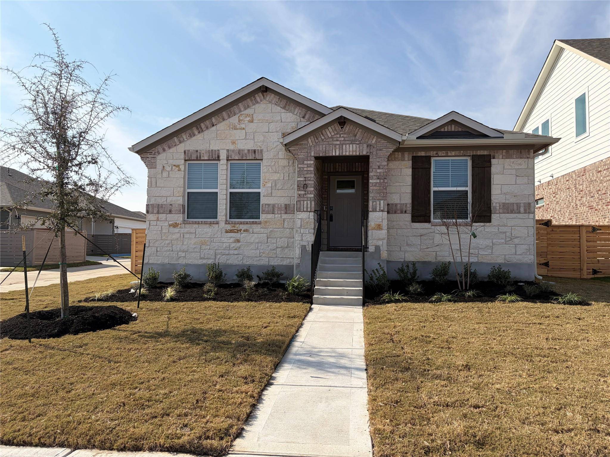 101 Maple Hedge RD, Hutto, TX 78634