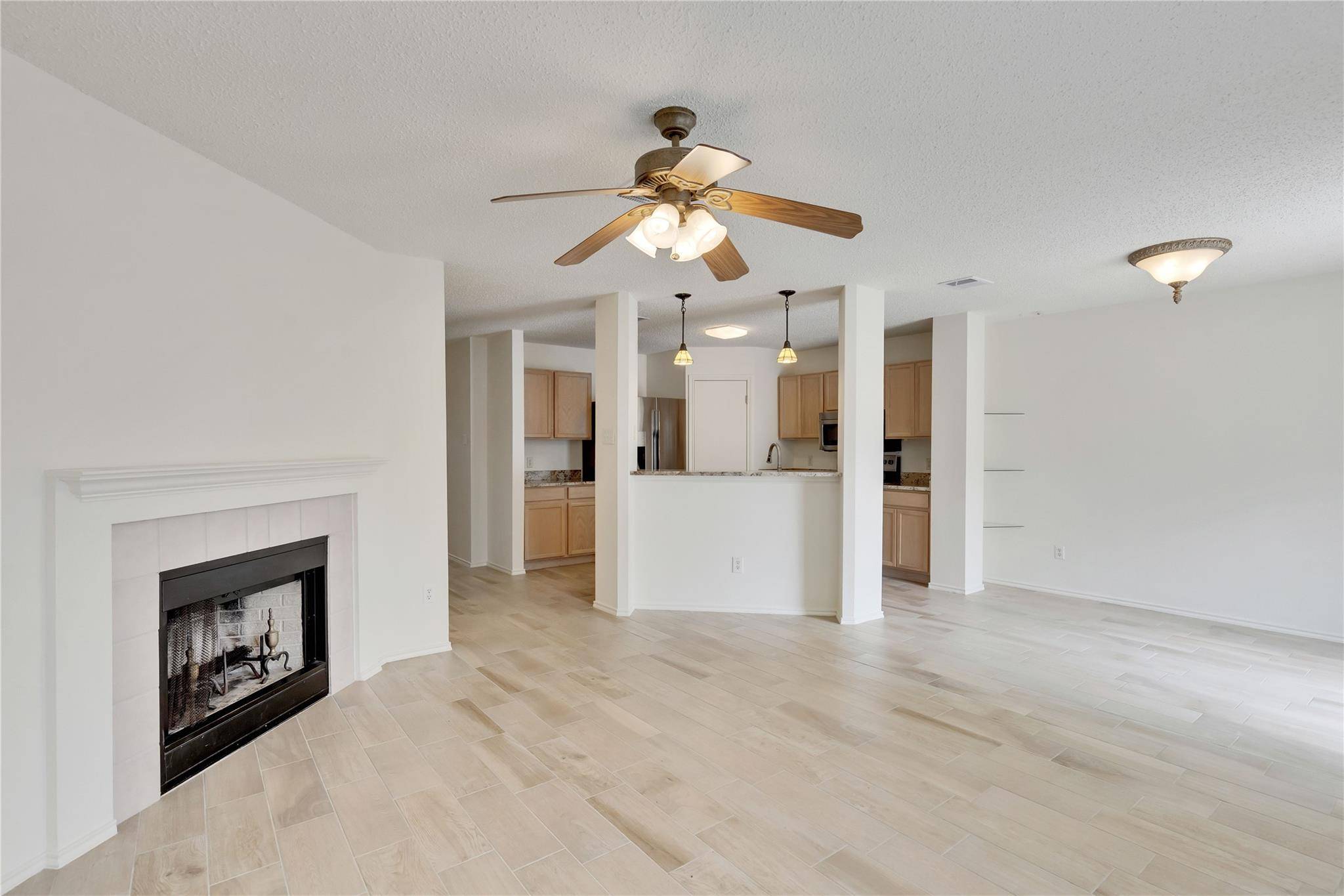 2009 Barnett DR, Cedar Park, TX 78613