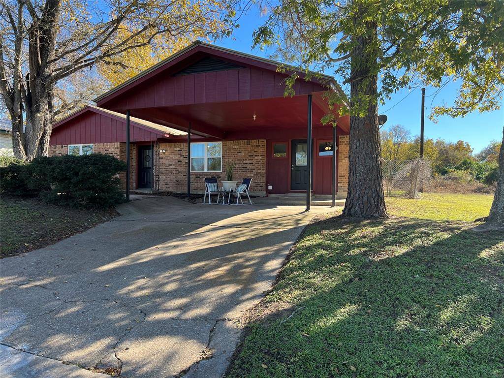 404 E 5th ST, Rockdale, TX 76567