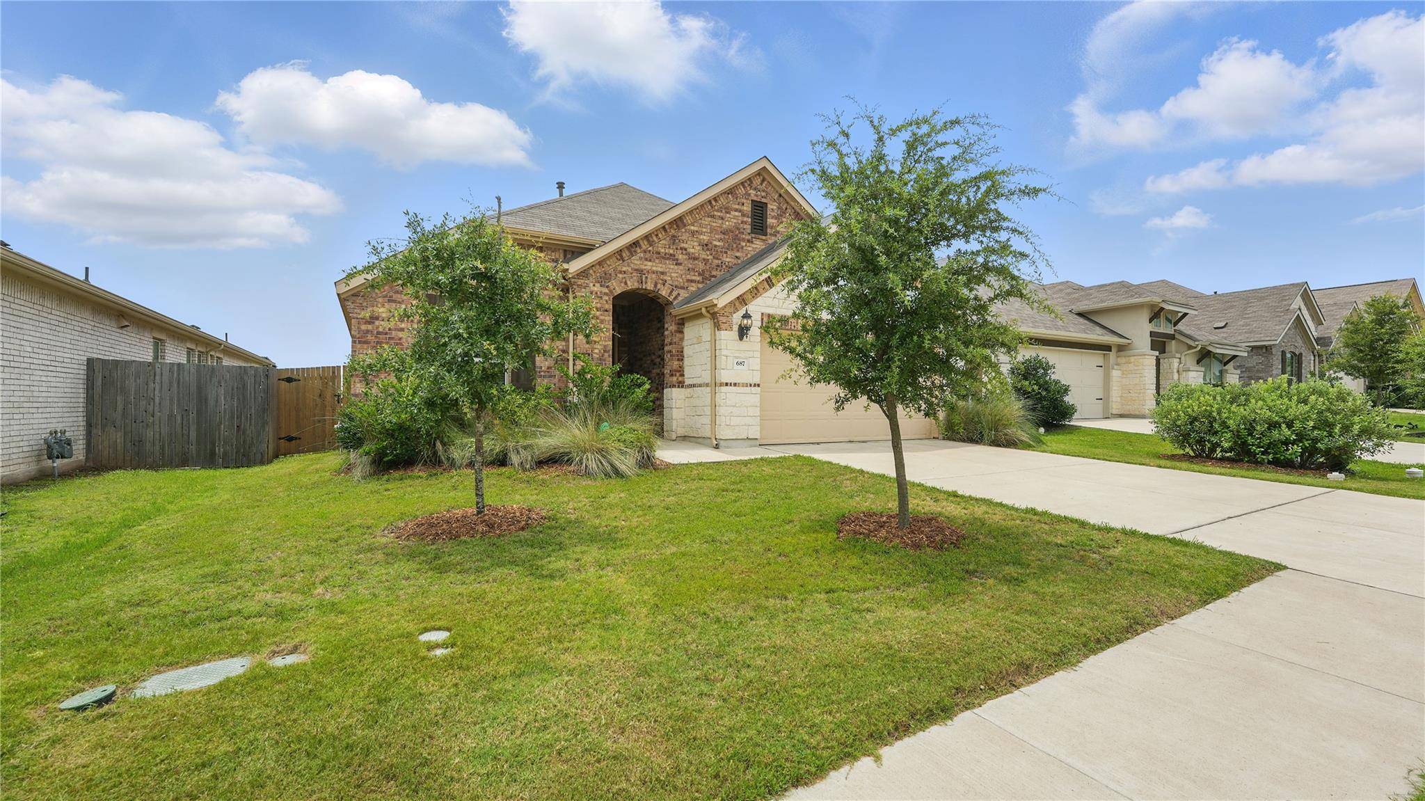 687 Oleander LOOP, Buda, TX 78610