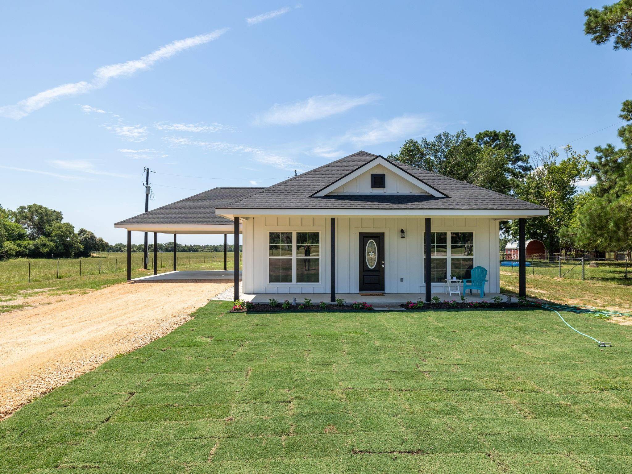 1087 W CR 415, Lexington, TX 78947