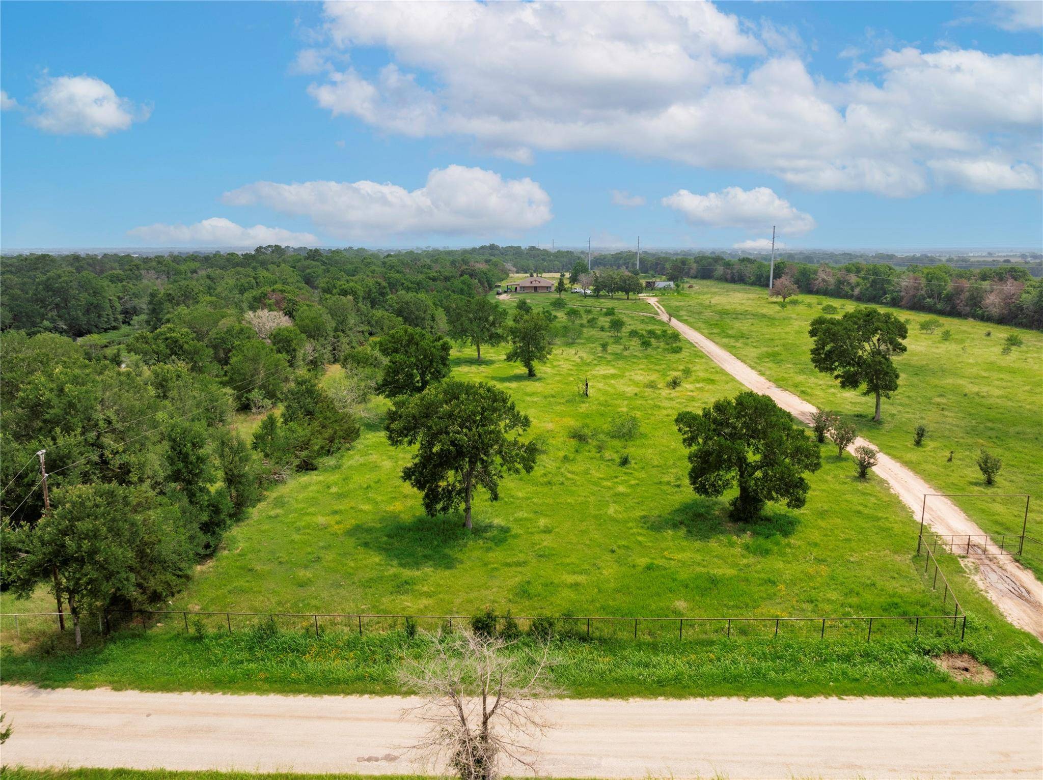 2163 County Road 115, Caldwell, TX 77836