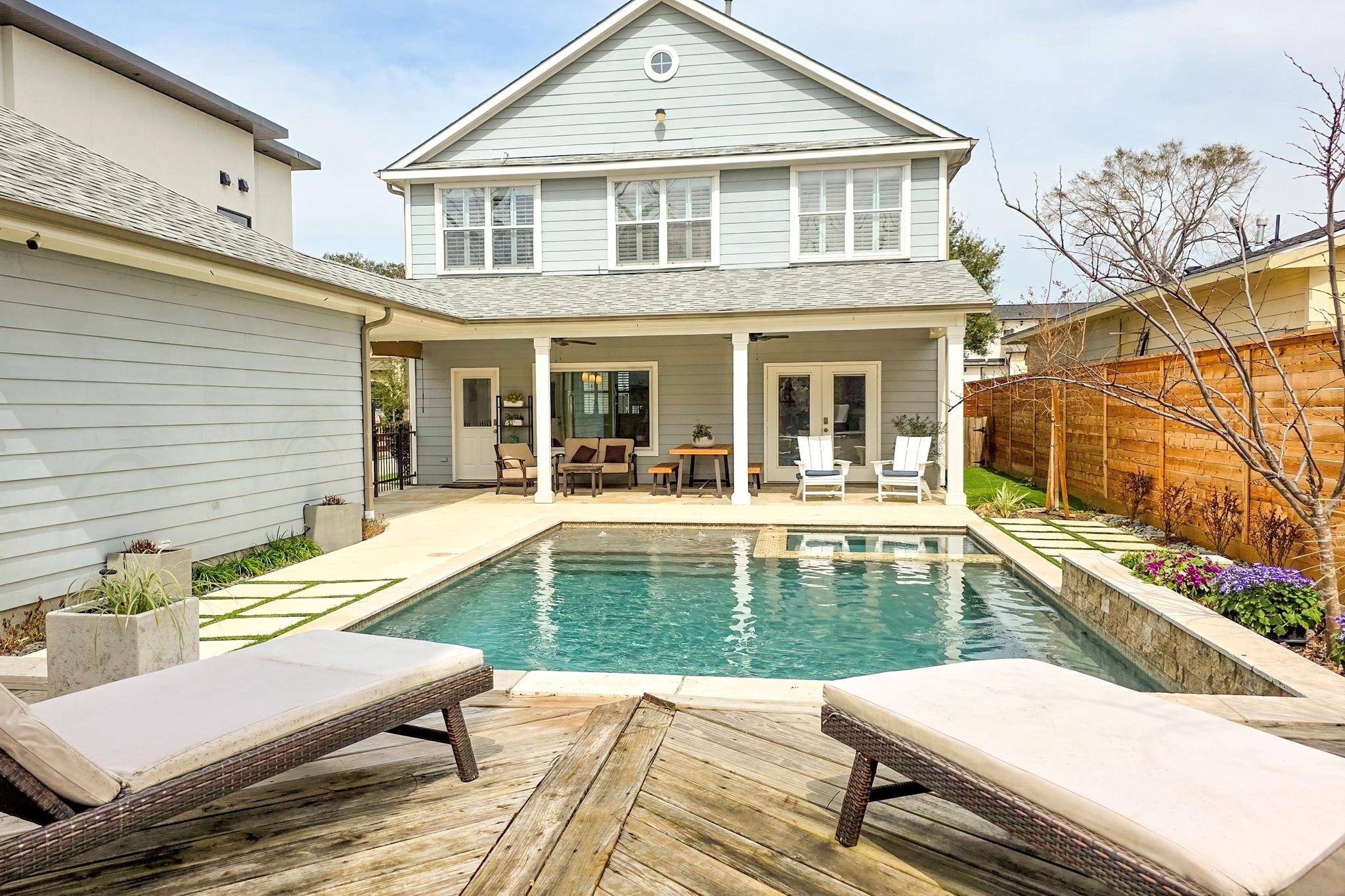 1021 Wakefield DR, Houston, TX 77018
