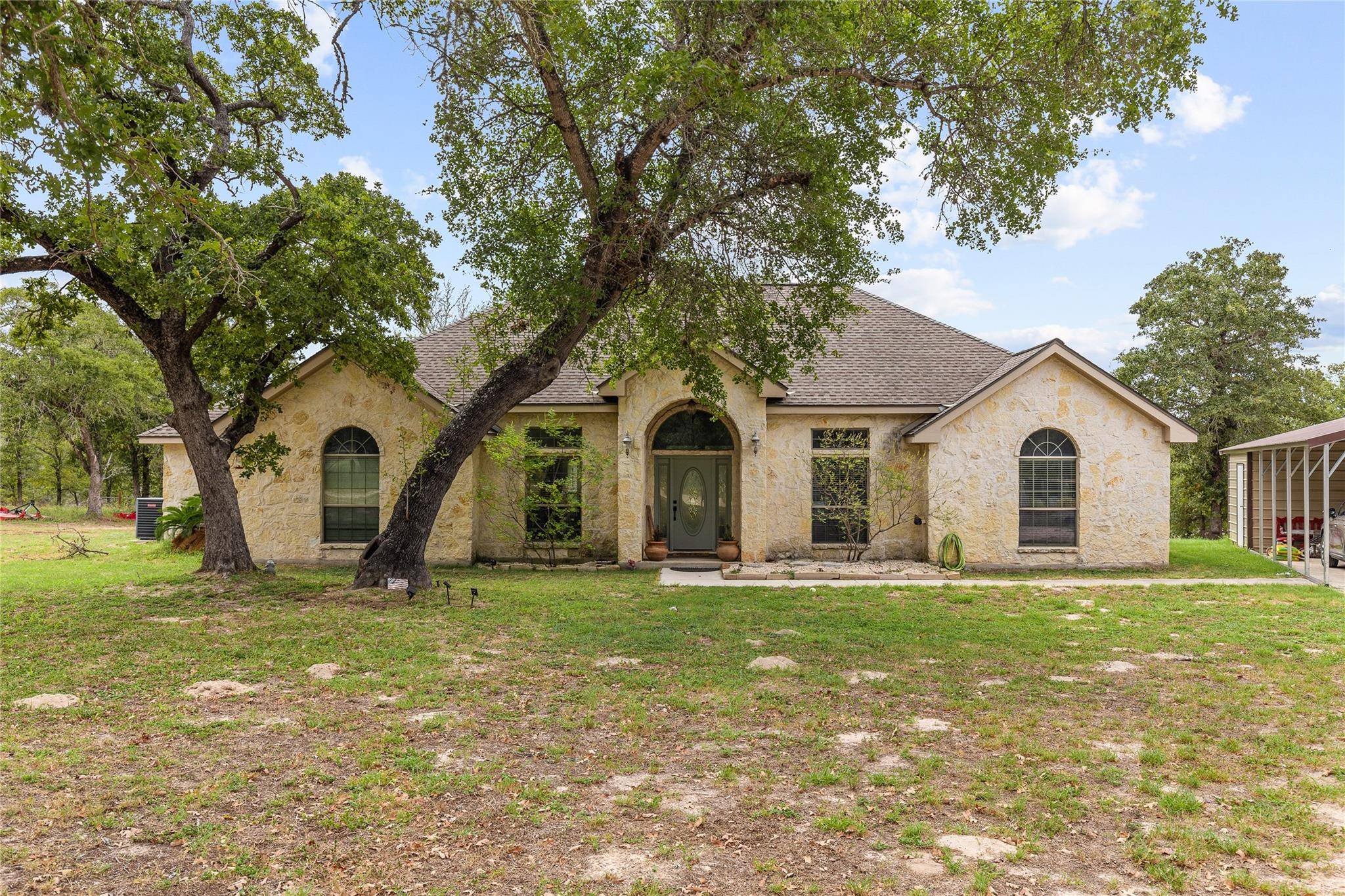 332/266 Polly LN, La Vernia, TX 78121
