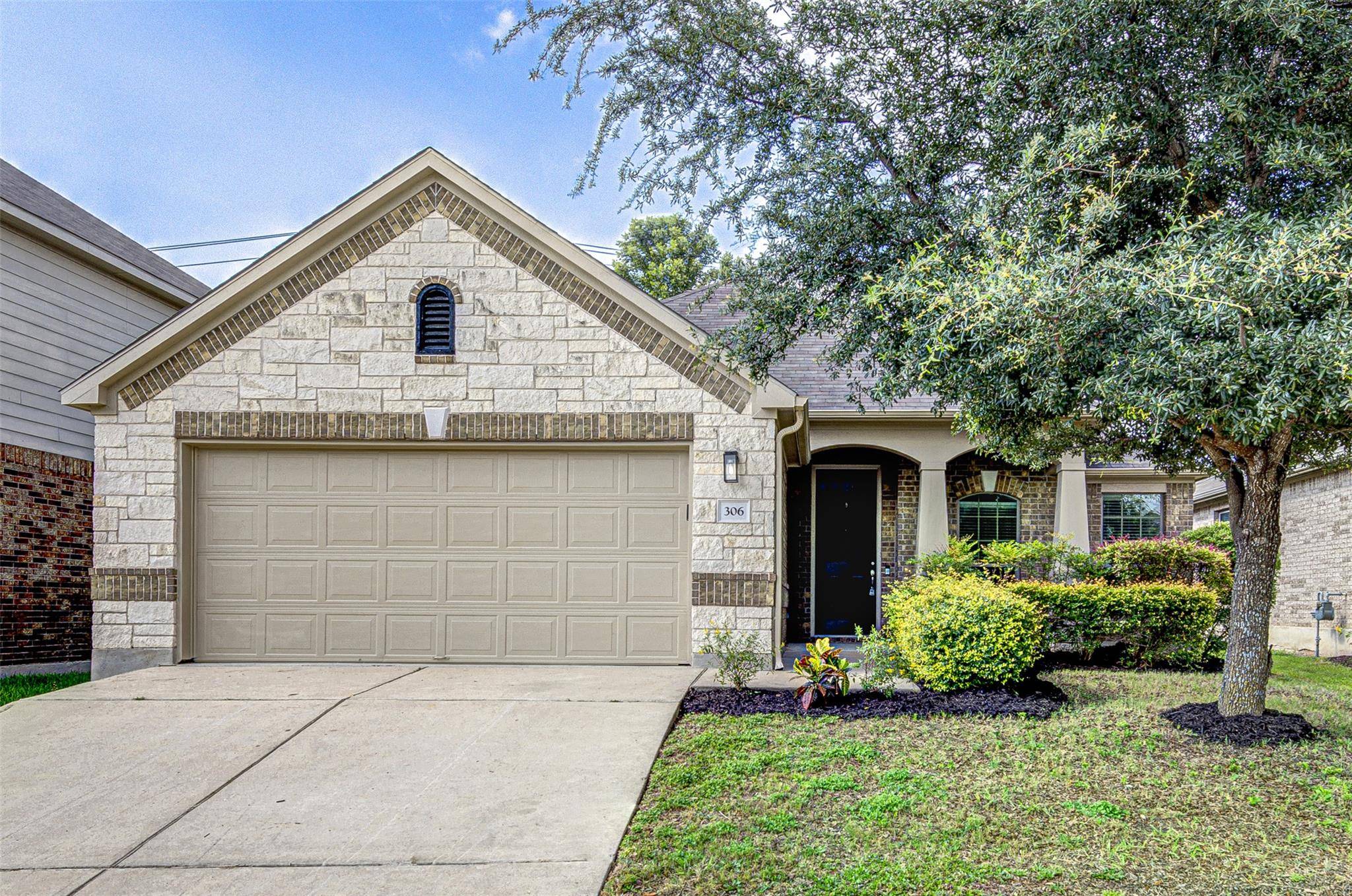 306 Snow Owl HOLW, Buda, TX 78610