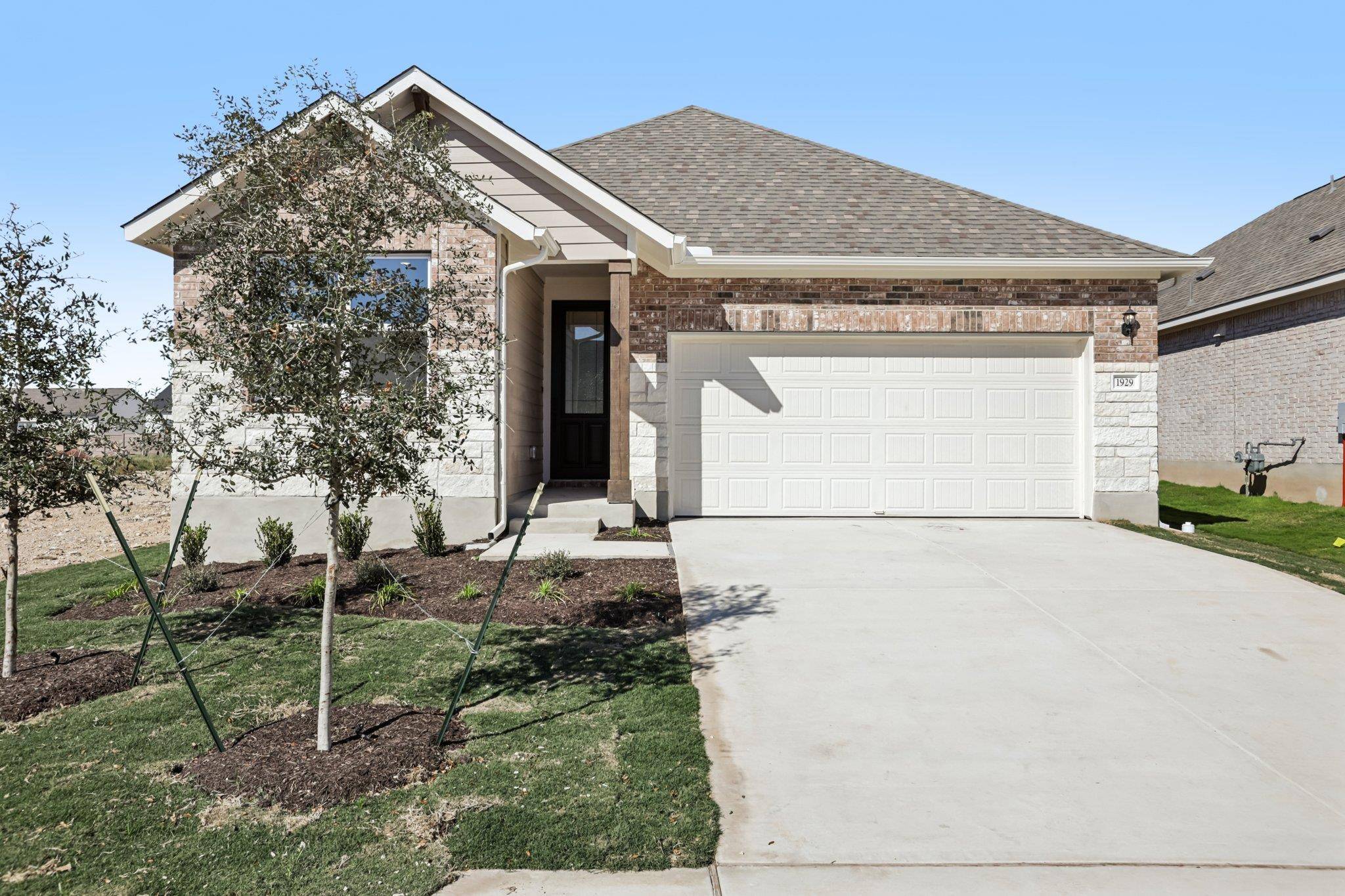 1929 Fannie RD, Georgetown, TX 78633
