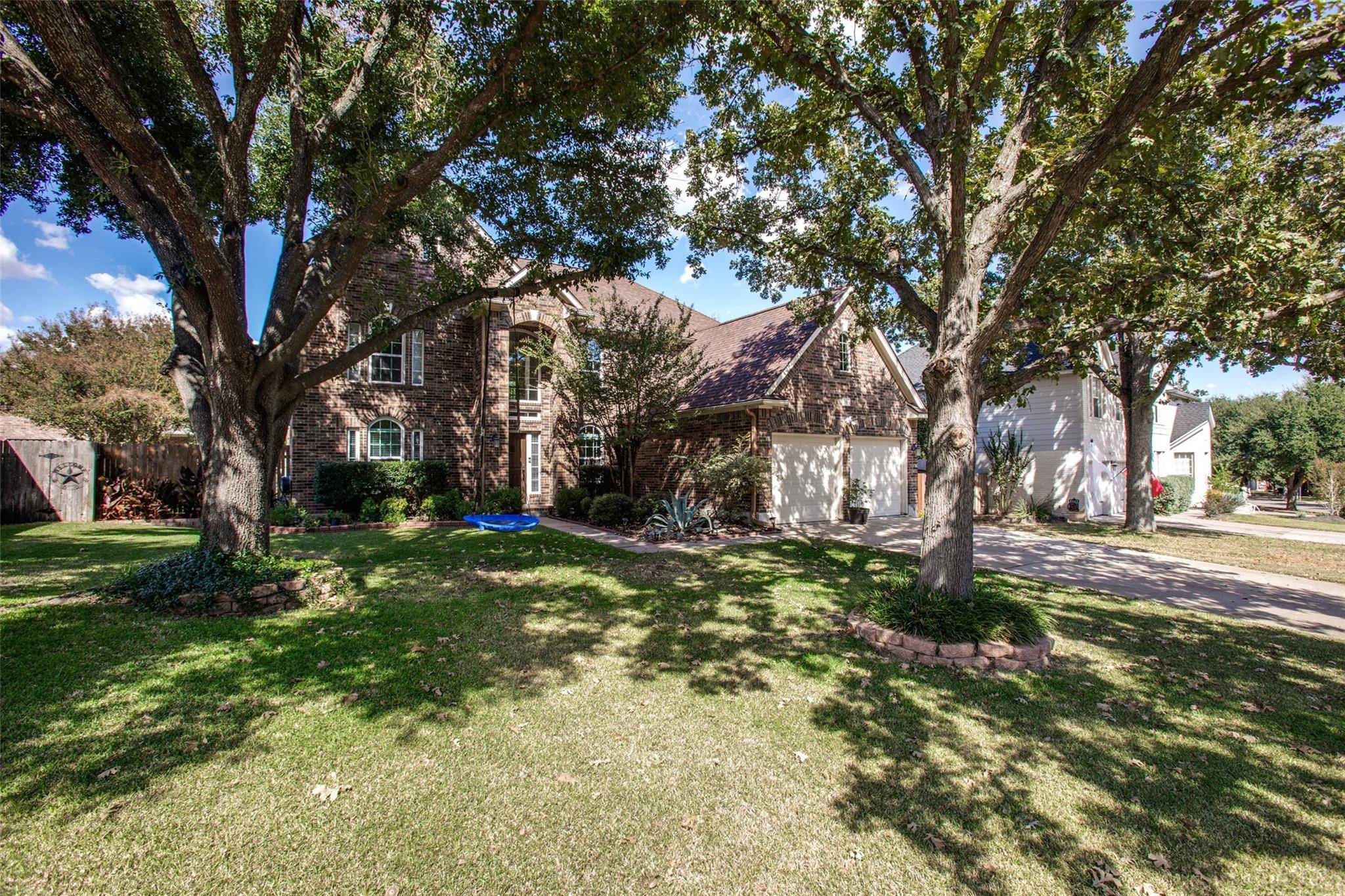 2018 Wood Glen DR, Round Rock, TX 78681