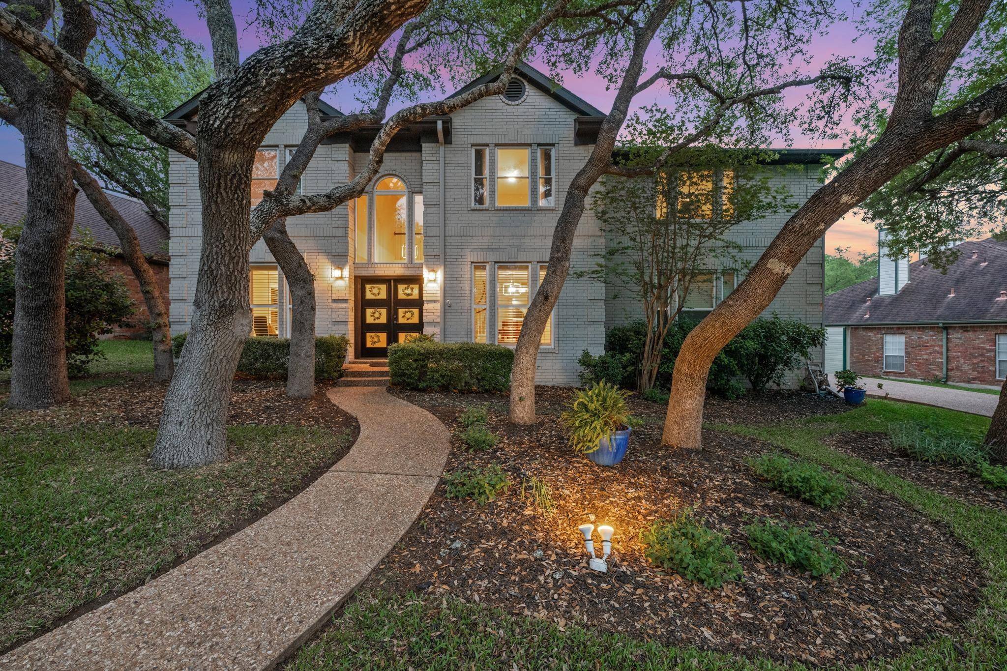10080 Circleview DR, Austin, TX 78733