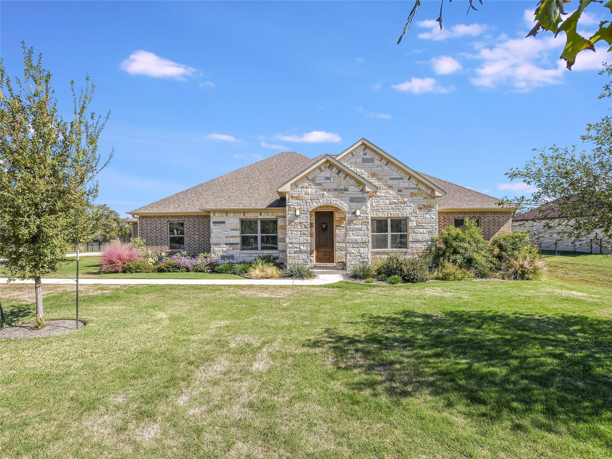 204 Casa Verde DR, Georgetown, TX 78633