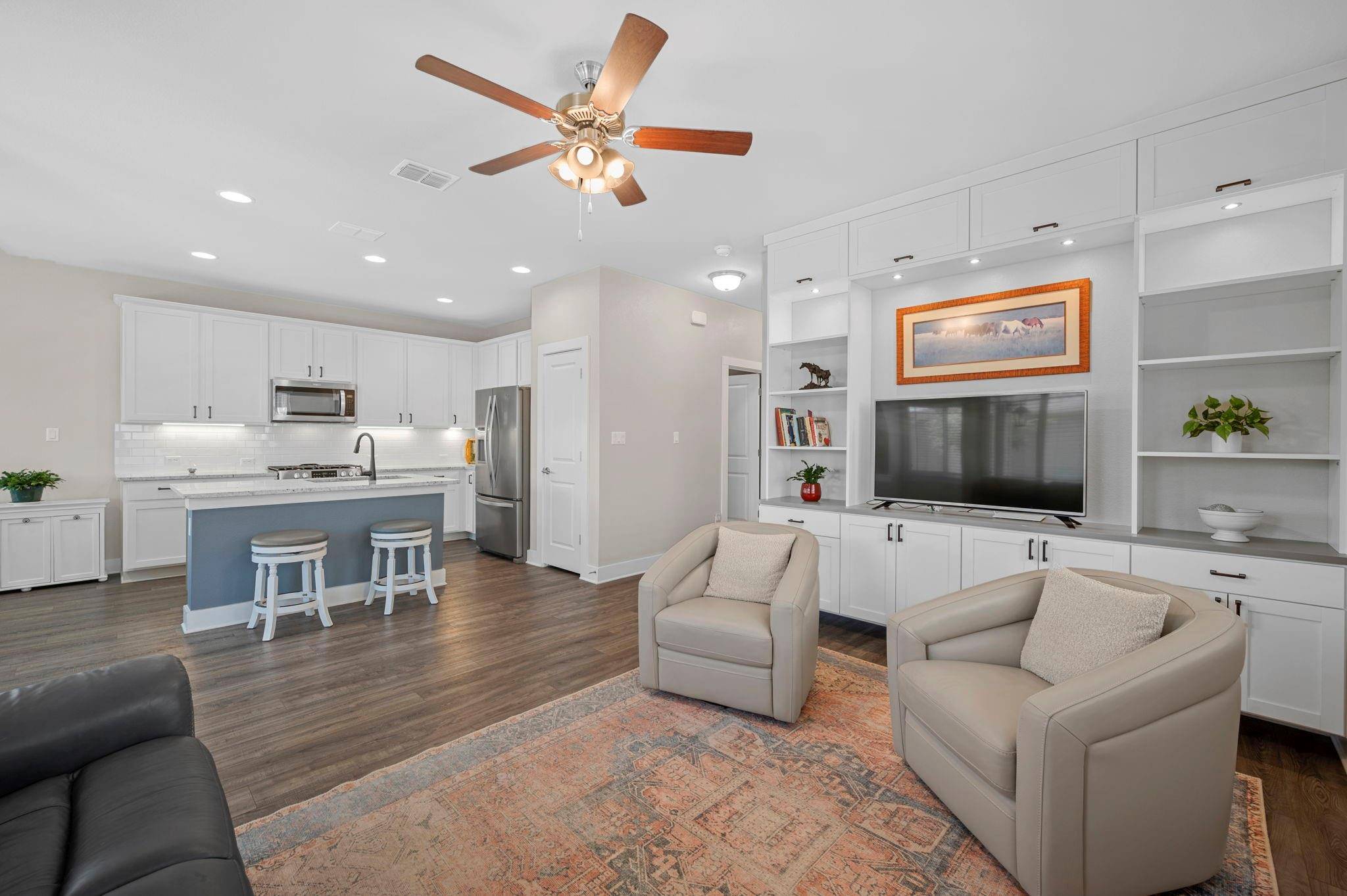 174 Pelican Bay CIR, Kyle, TX 78640