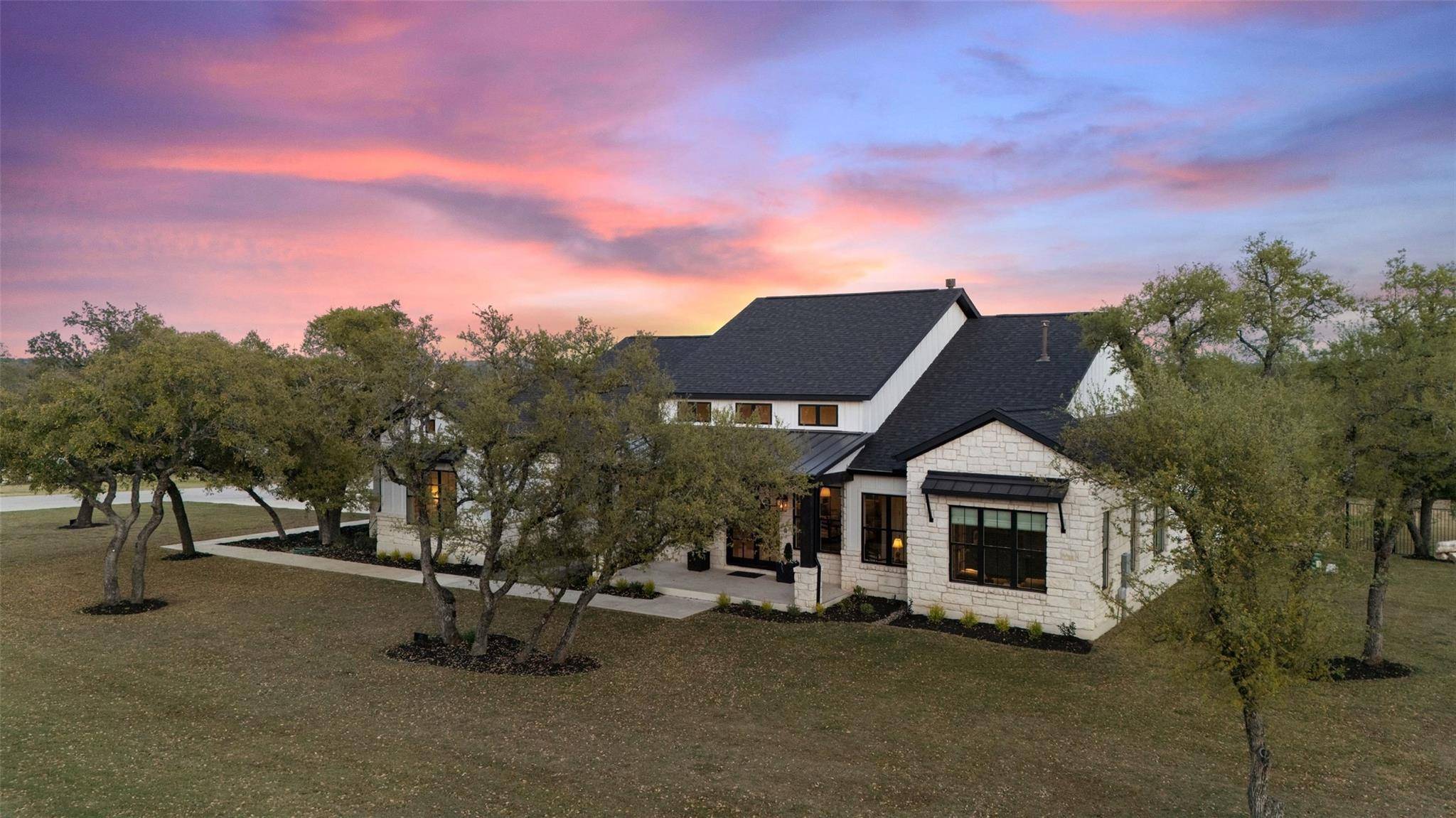 192 Gaucho WAY, Dripping Springs, TX 78620