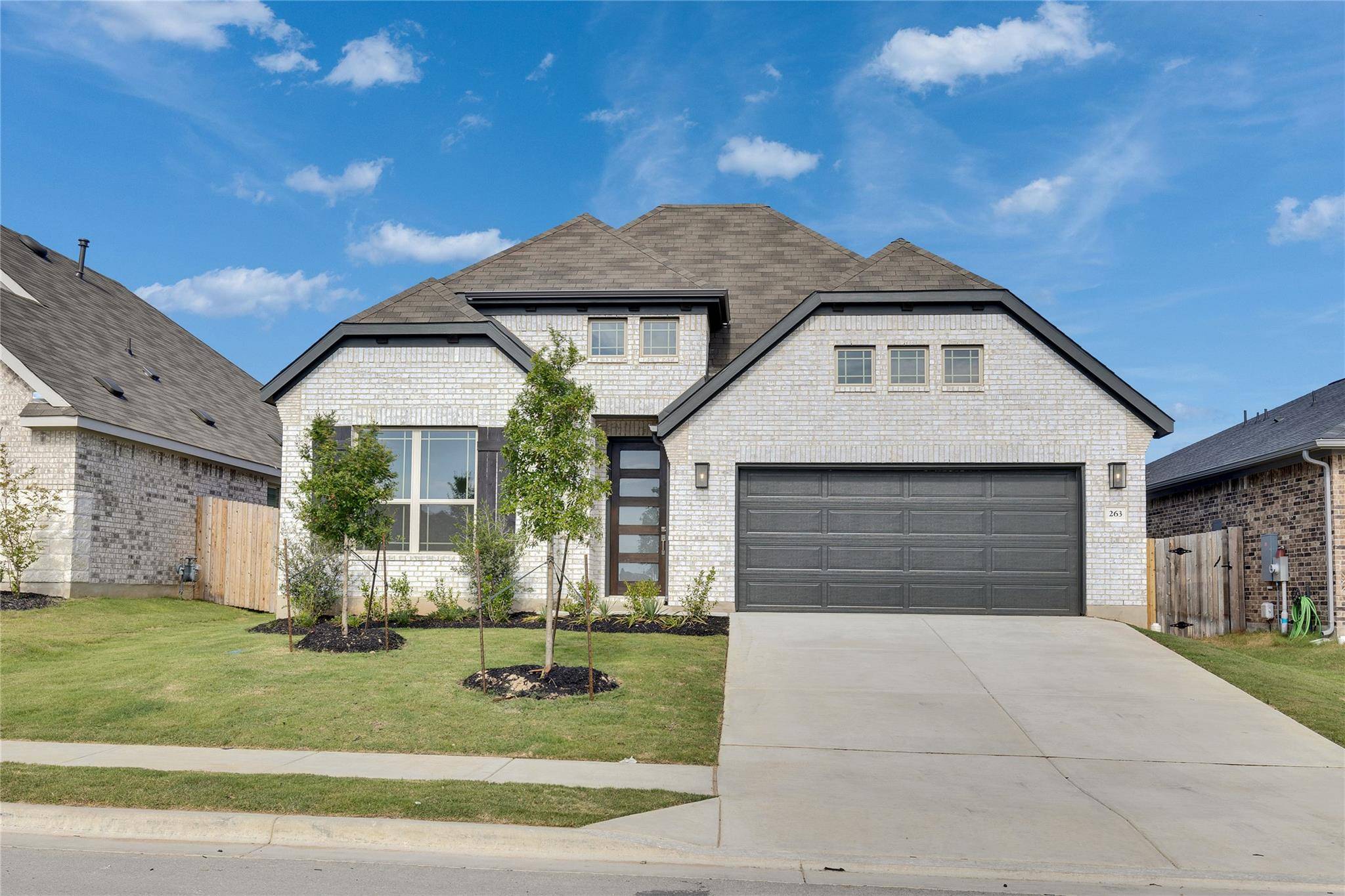 263 Diamondleaf DR, Buda, TX 78610